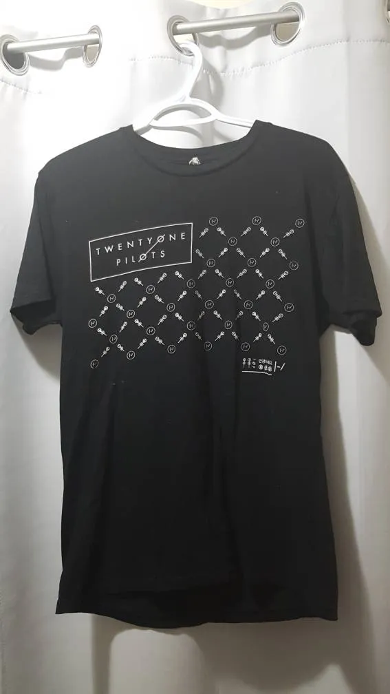 Twenty one pilots shirt photo 1