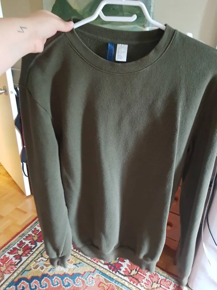 Old Navy Crewneck Sweater photo 1
