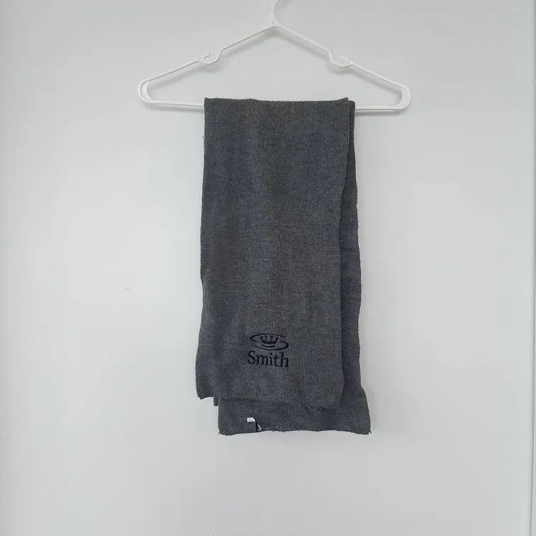 Queen's Smith School Scarf And Hat Set photo 1