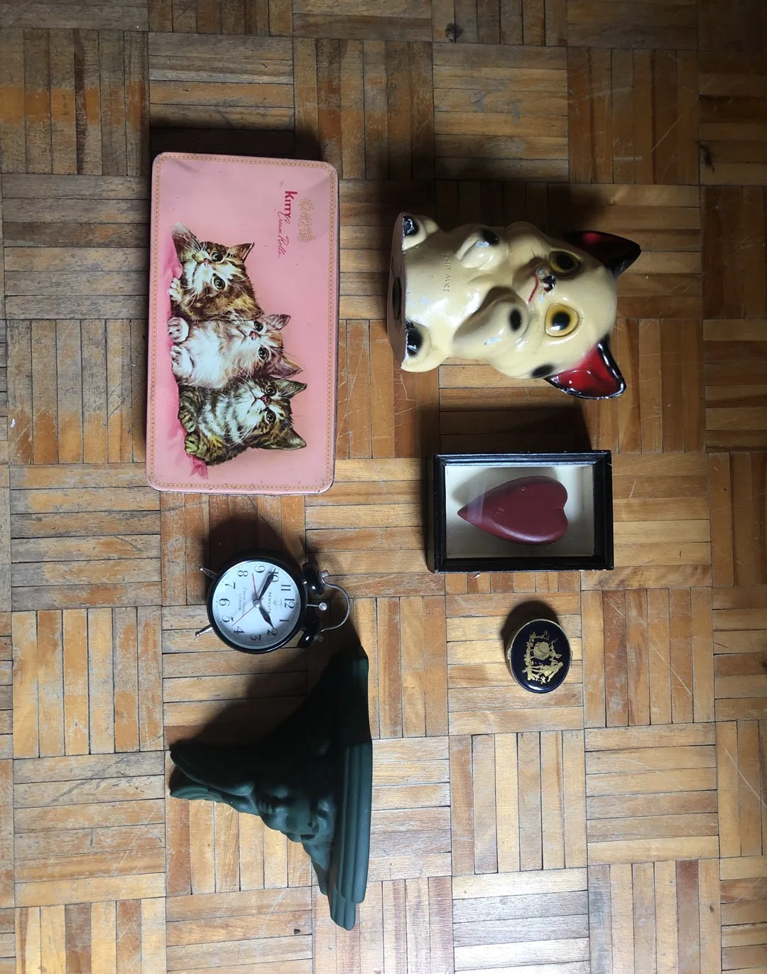 Random Assortment of Vintage Decor photo 1