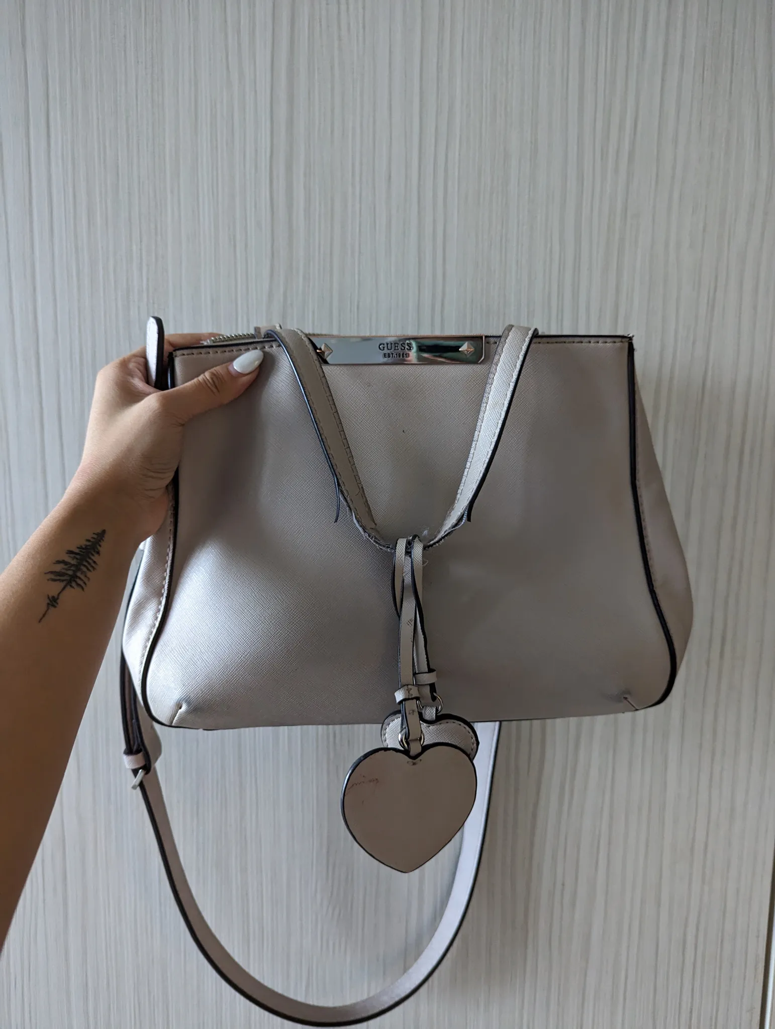 🚫
*FREE* 🆓 GUESS Purse photo 1