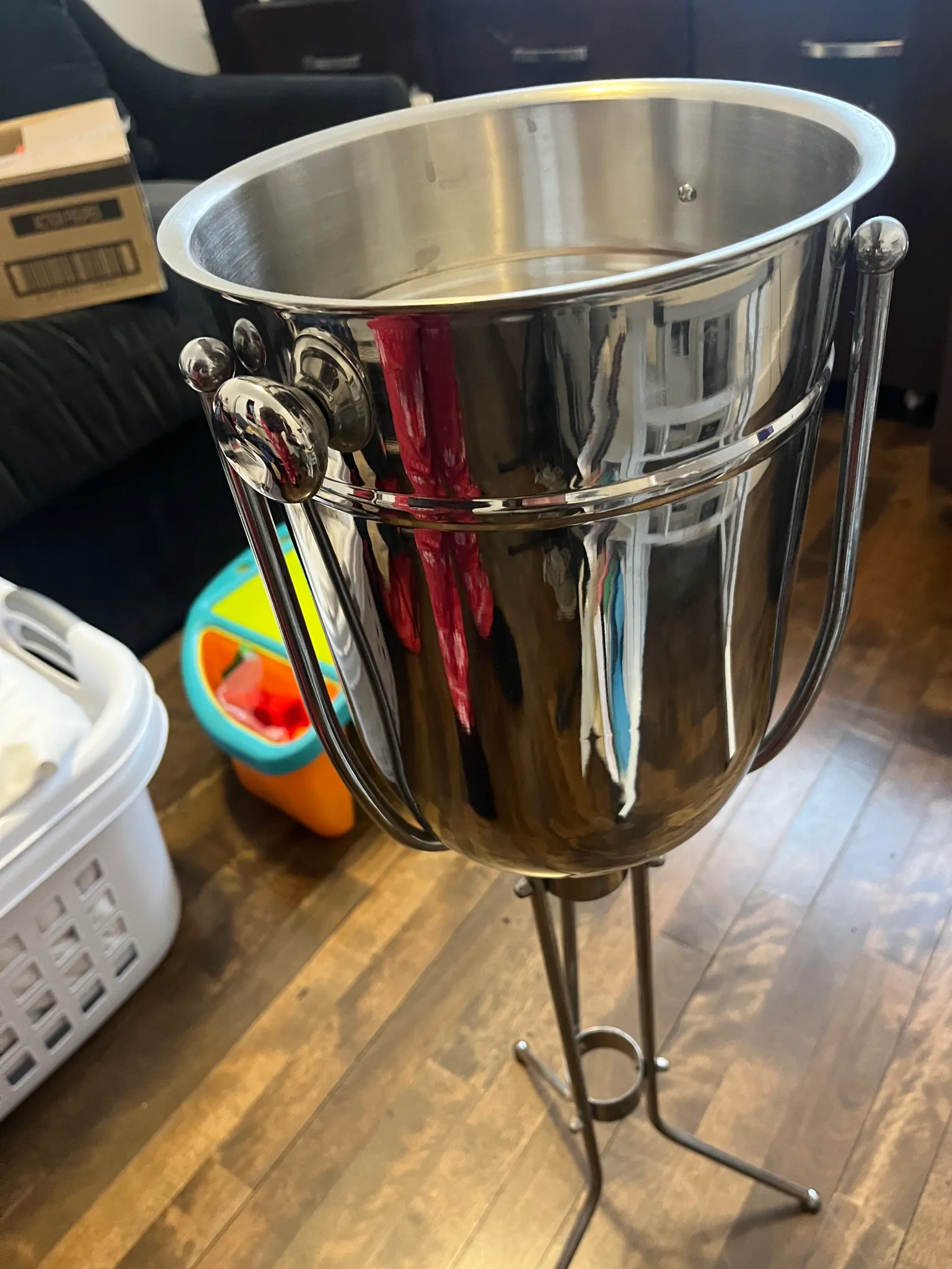 Standing ice bucket photo 1