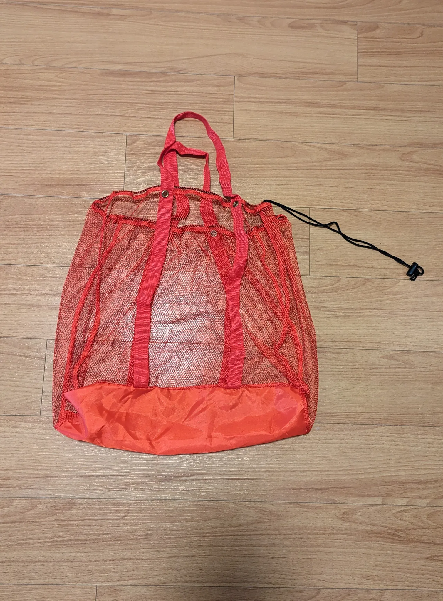 Red Mesh Drawstring Bag photo 1