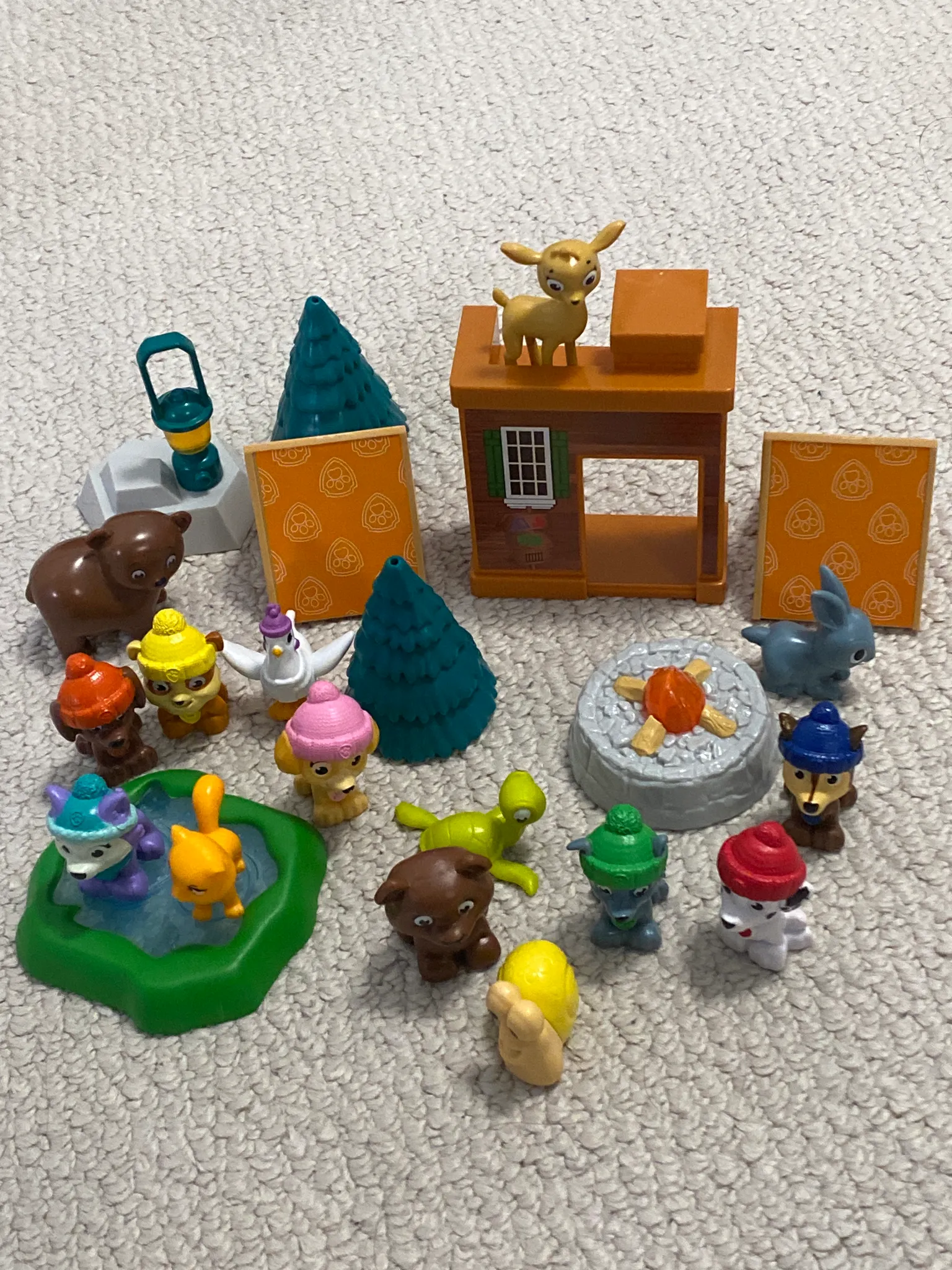 Paw patrol toy figures photo 1