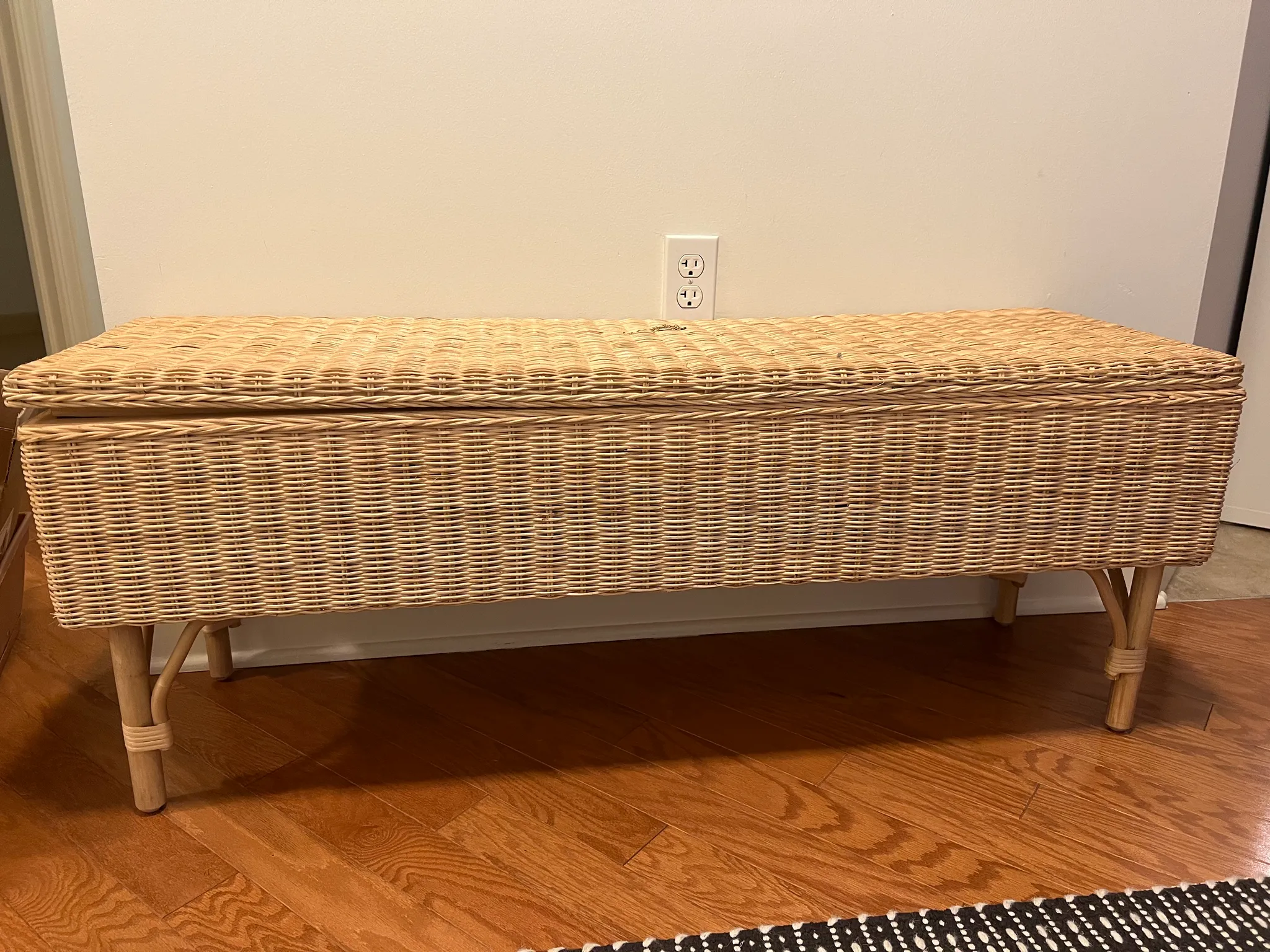 Wicker bench  photo 1