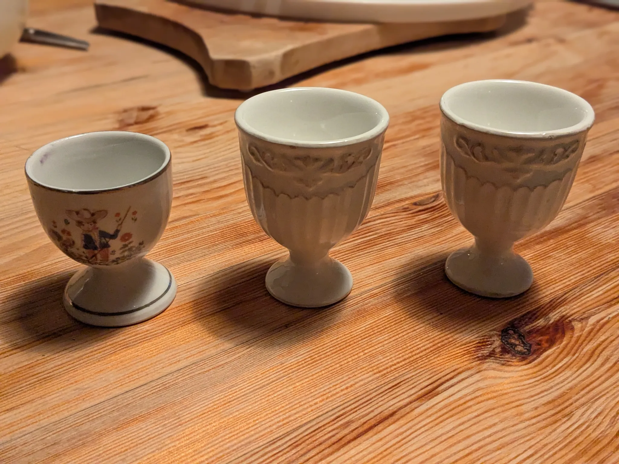 Egg holders / coquetiers photo 1