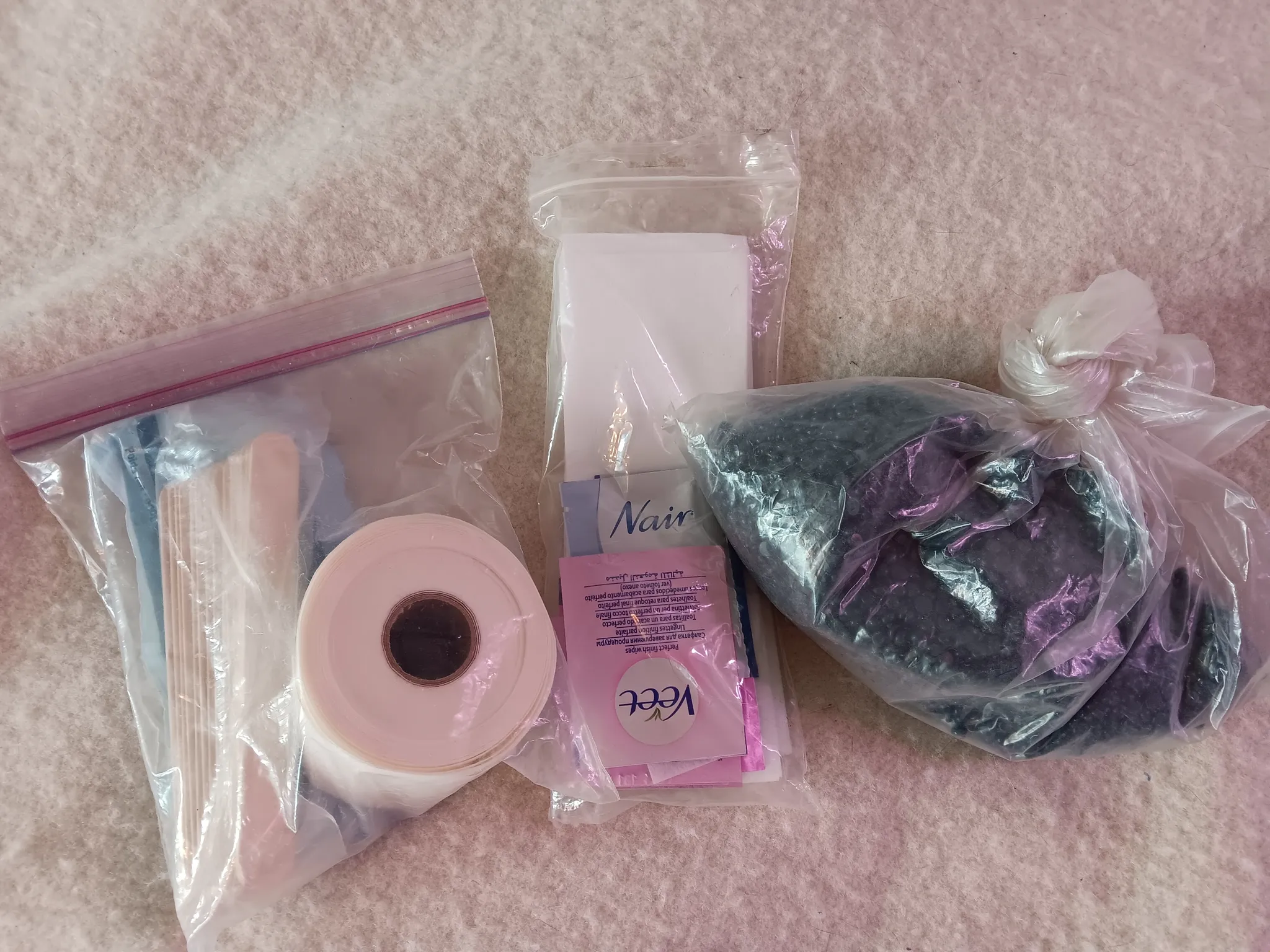 Waxing strips and beads photo 1