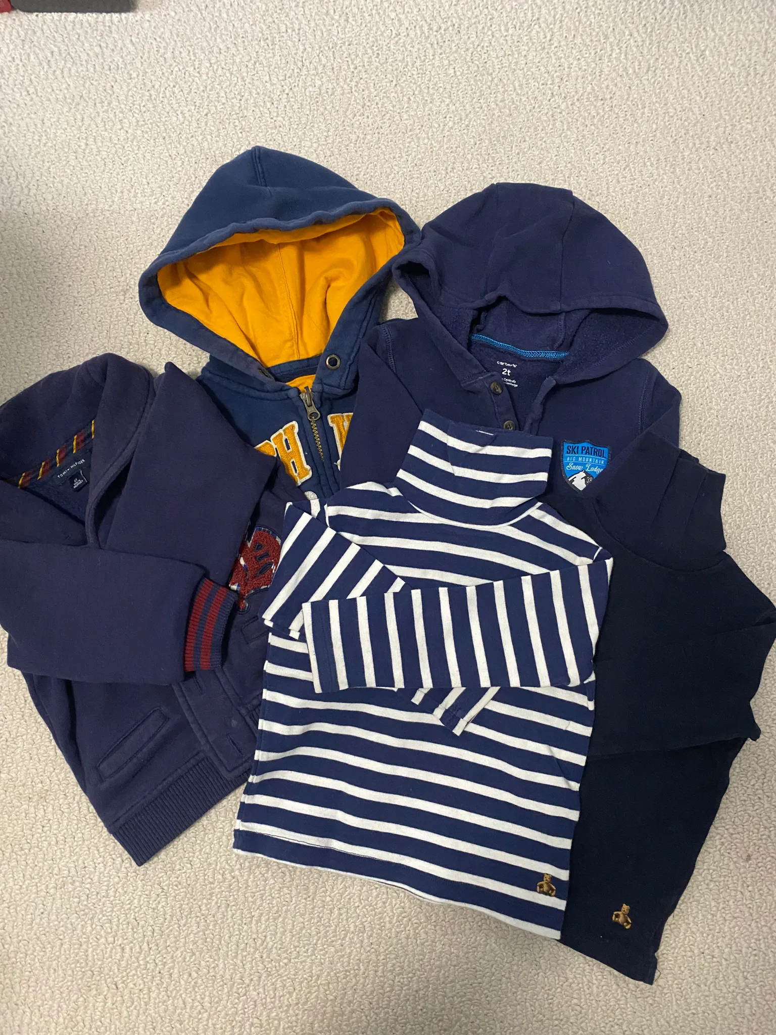 2T clothes  photo 1