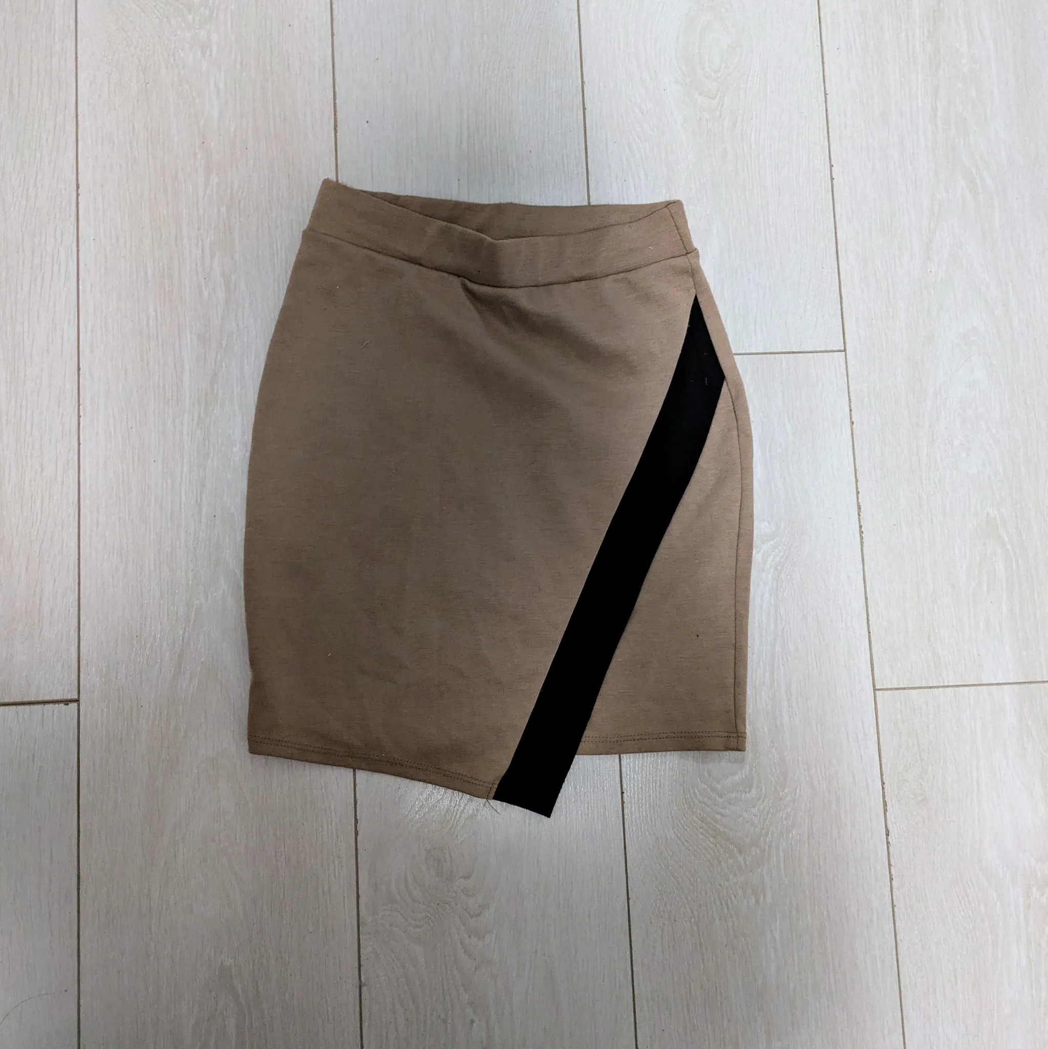 *FREE* 🆓 Skirt - Size XS photo 1