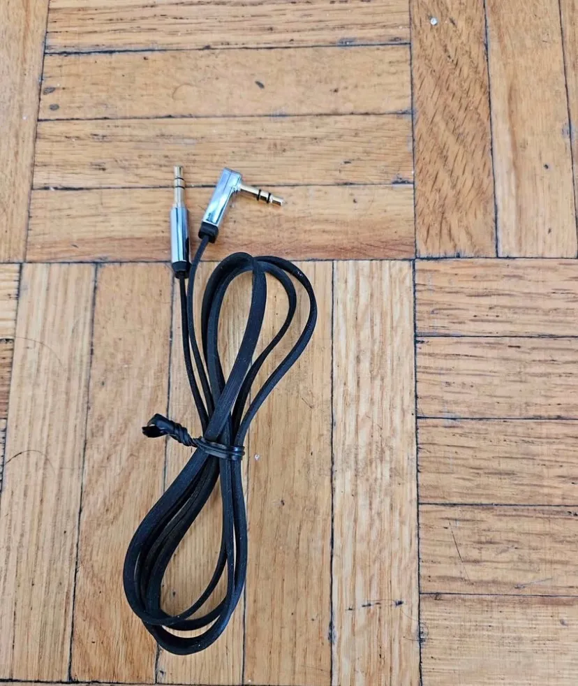 ISO Male to Male Aux Cord photo 1