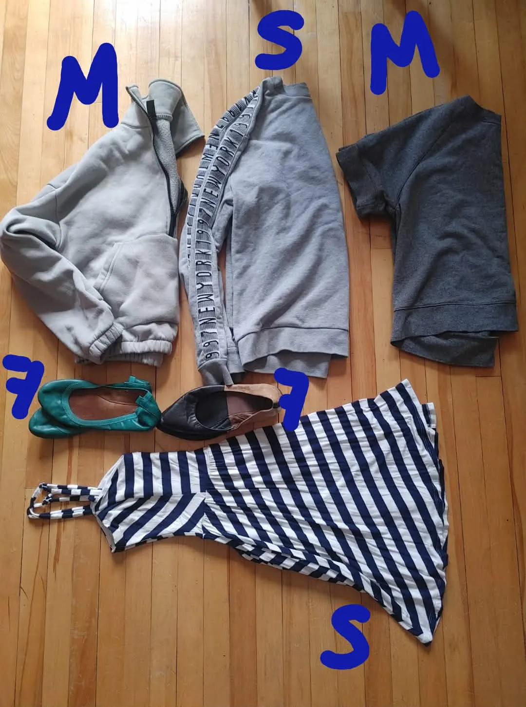 Crewneck, sweather, dress, shoes photo 1