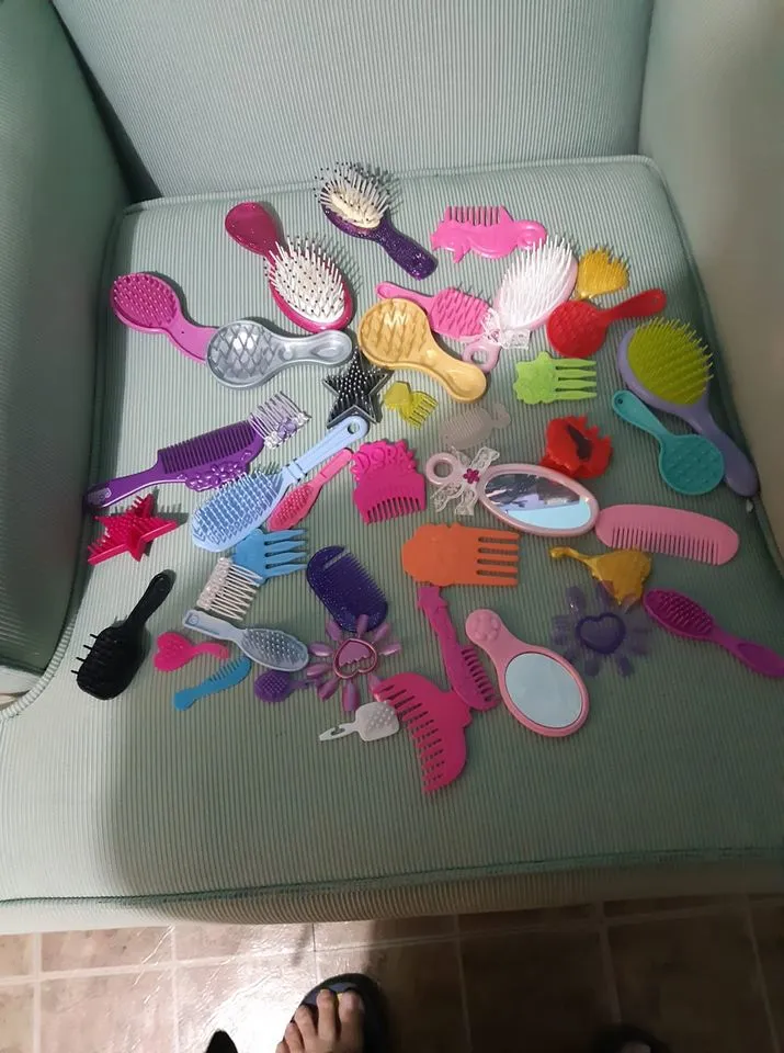 toy combs photo 1