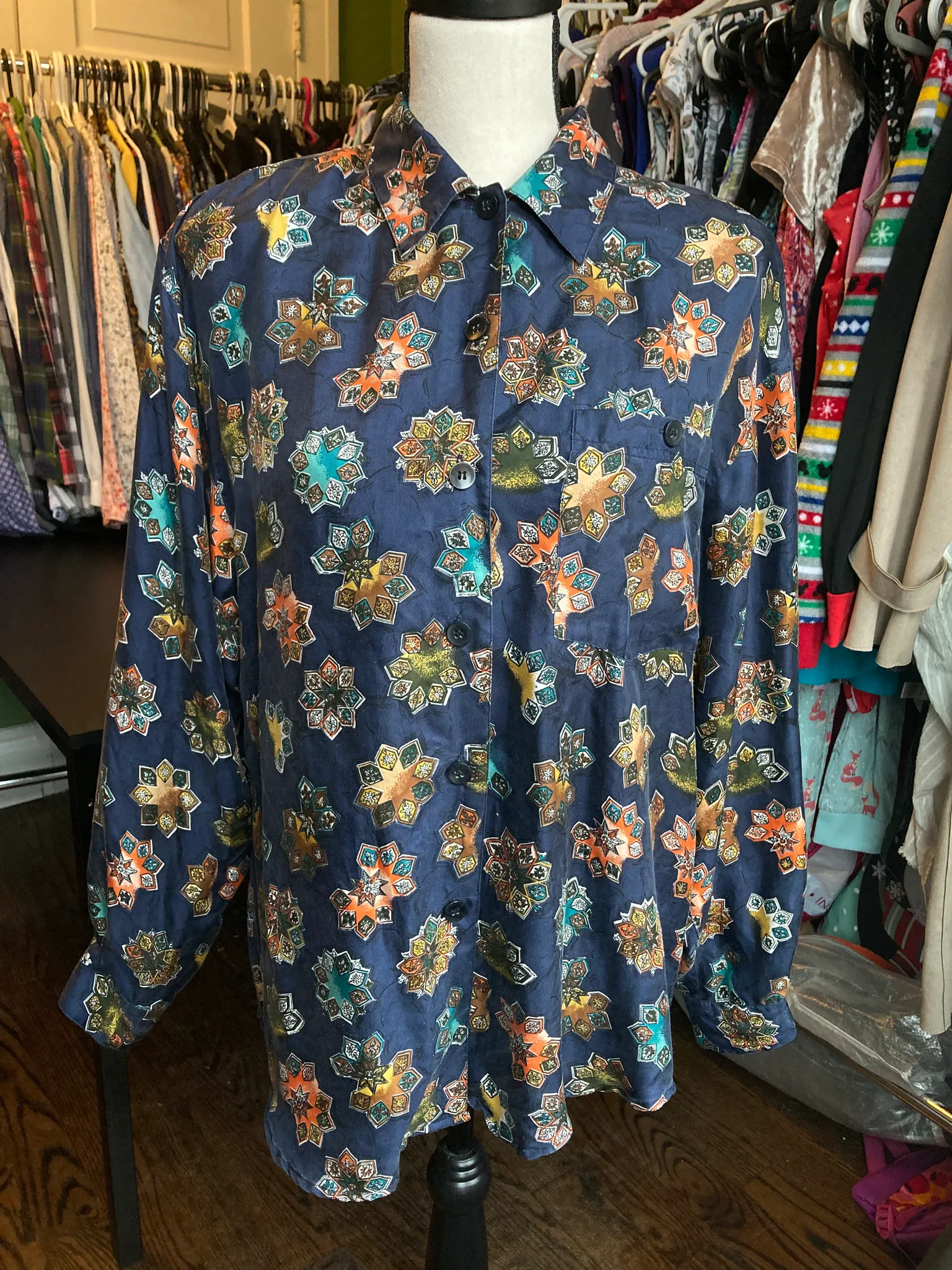 Silky patterned blouse size XL photo 1