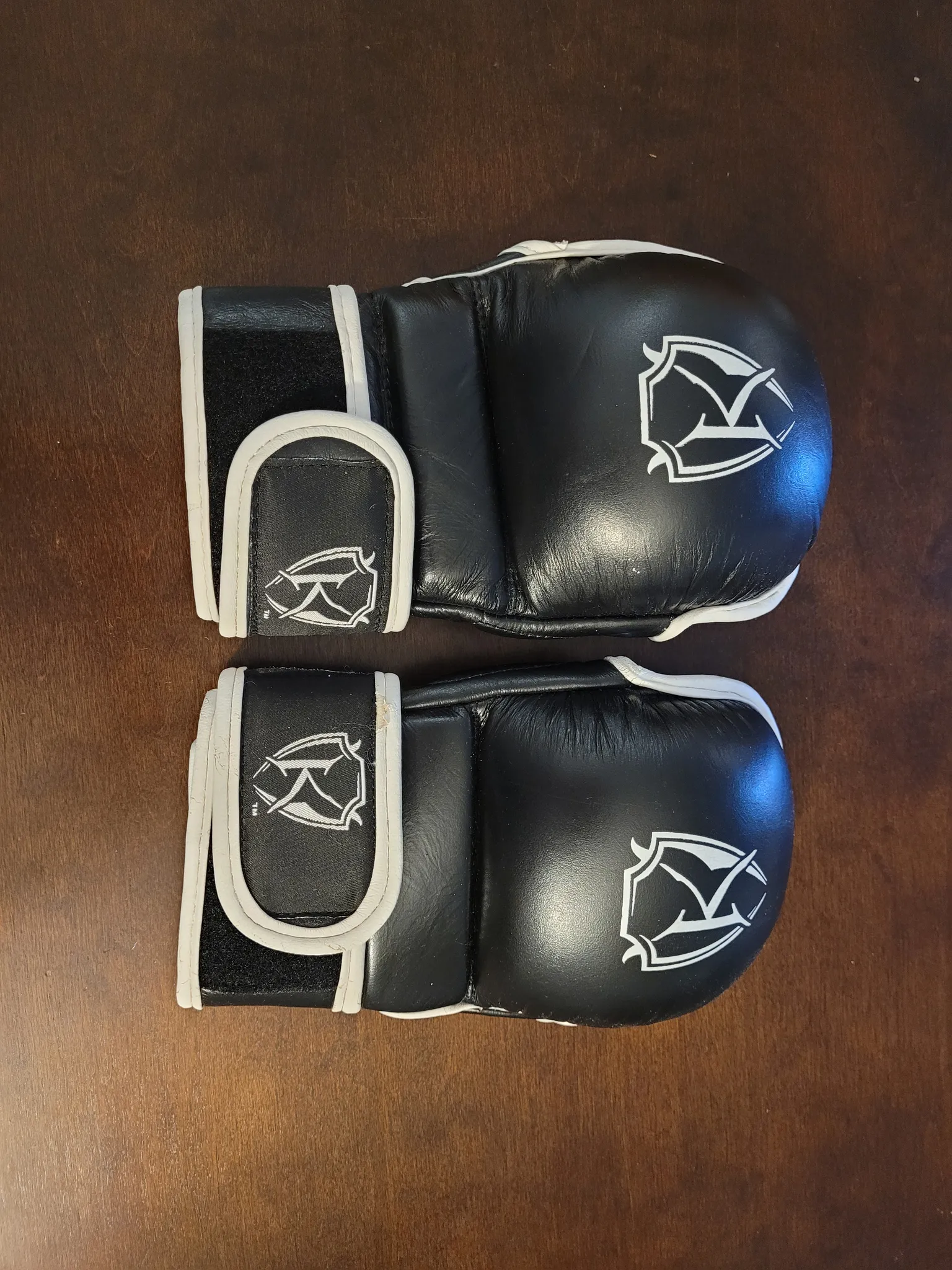 Combat sports gloves/ gant de combat photo 1