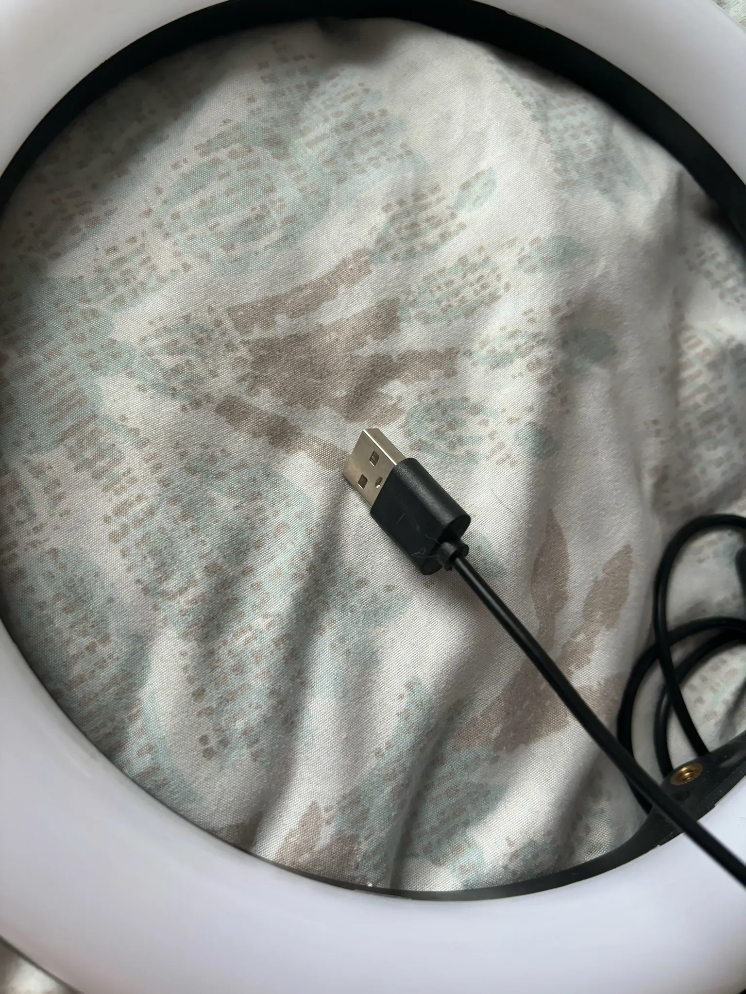 Ring light photo 1