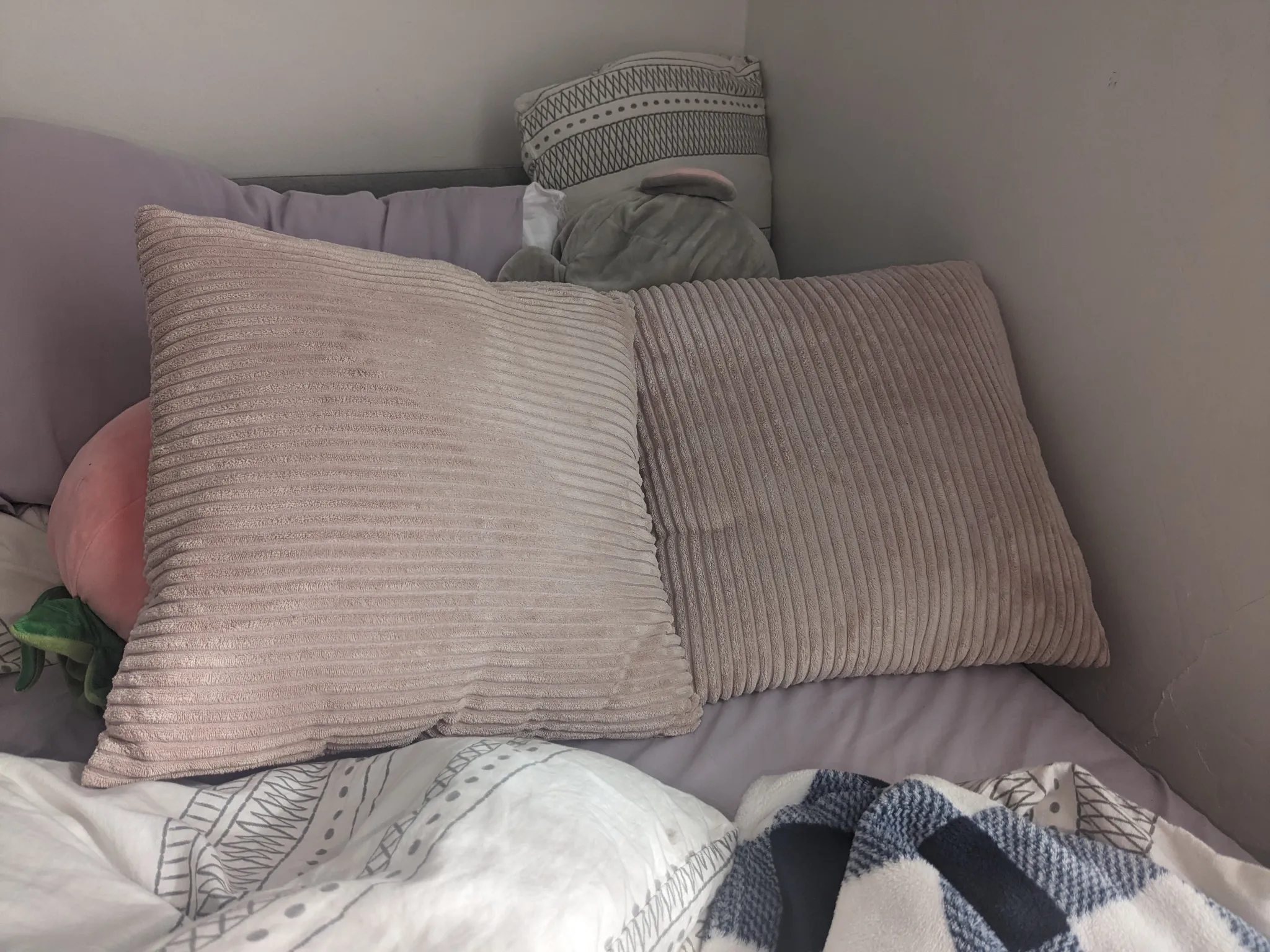 Couch cushions photo 1