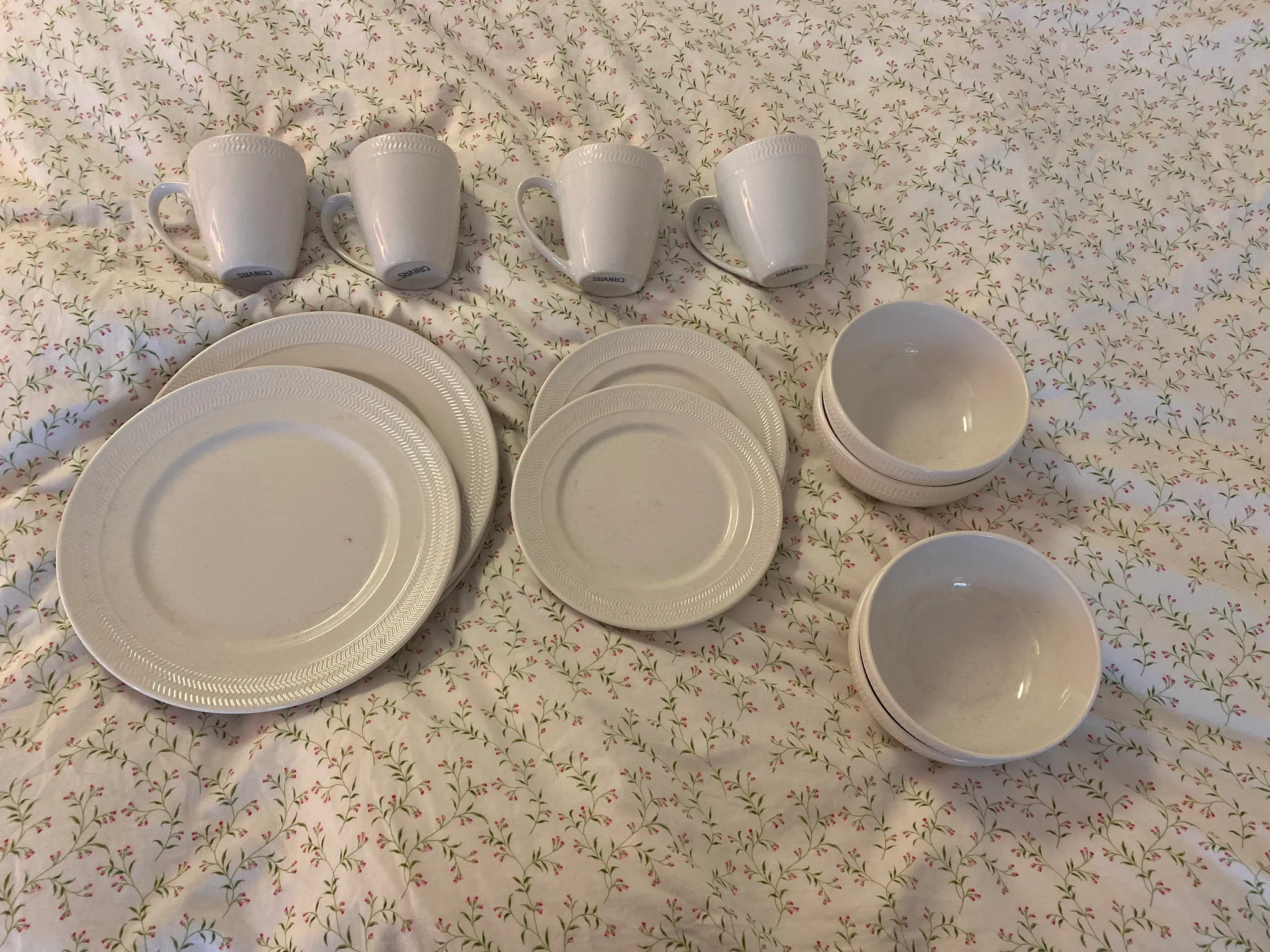 Canvas dishware photo 1