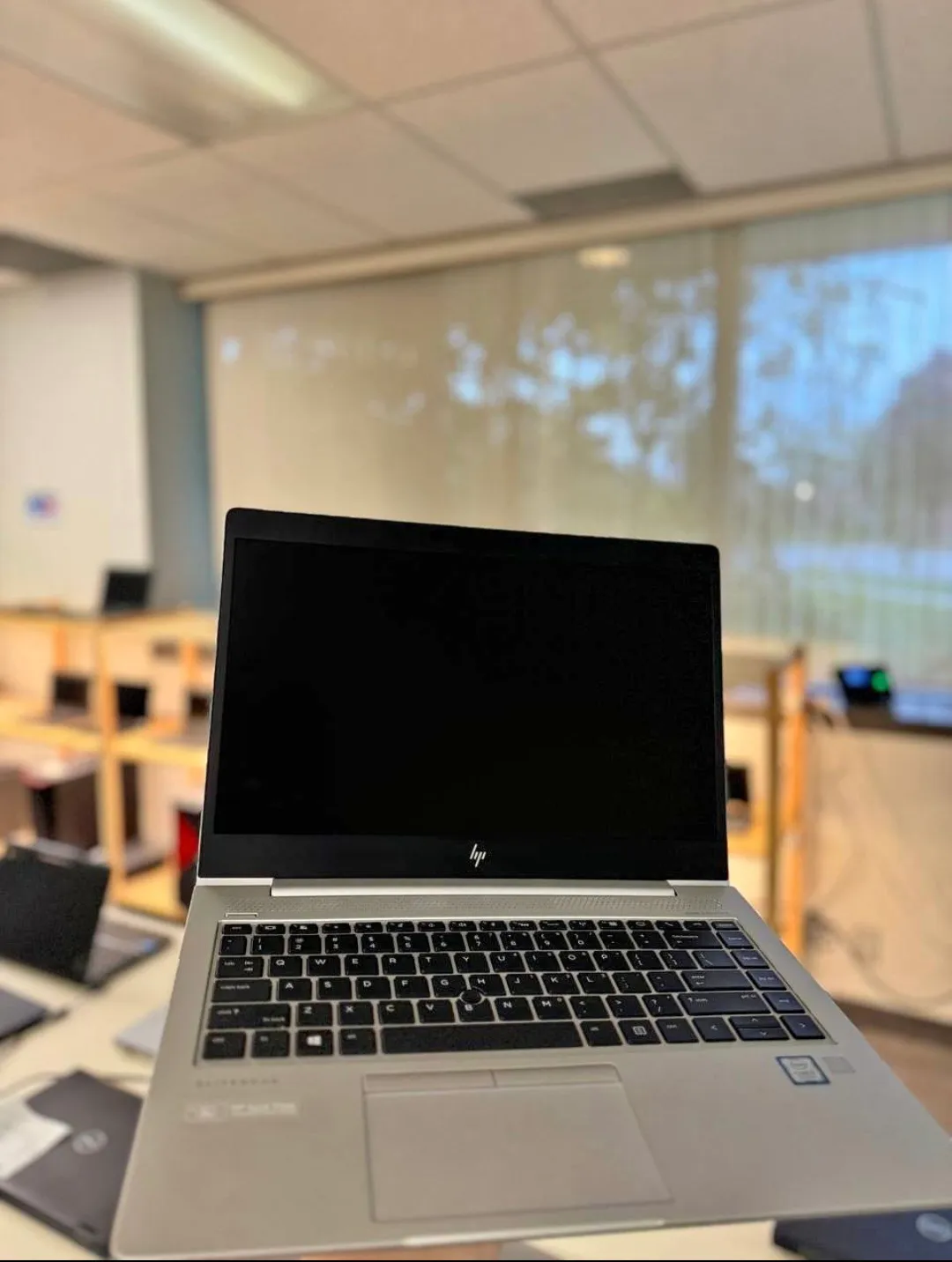 HP ELITEBOOK 840 G6 i5 8th gen photo 1