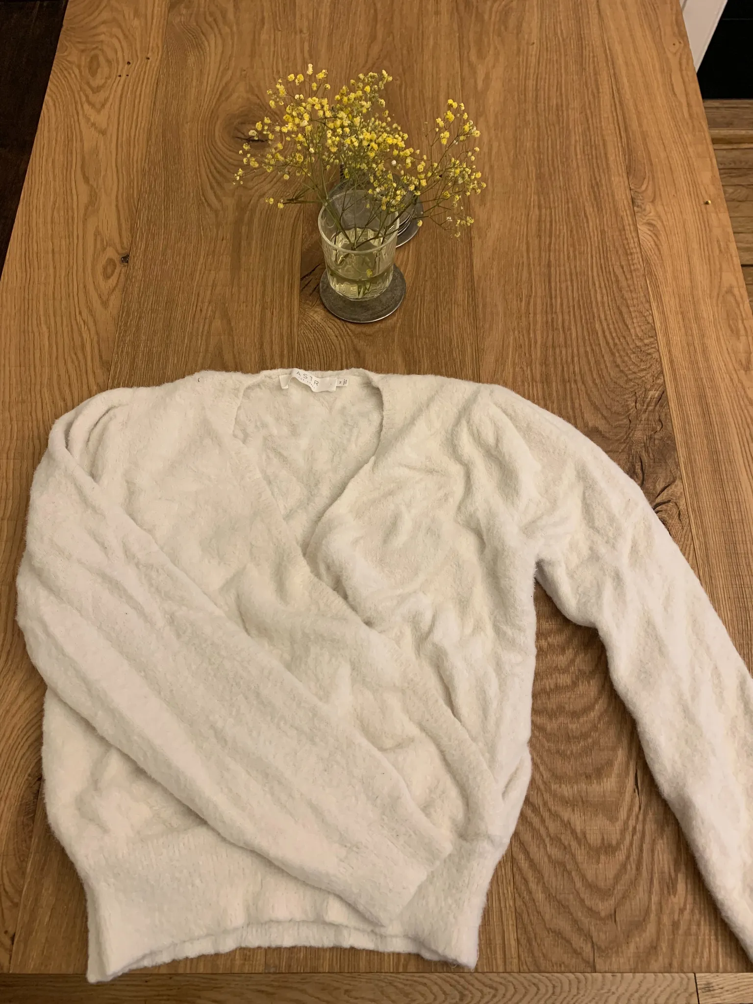 White sweater photo 1