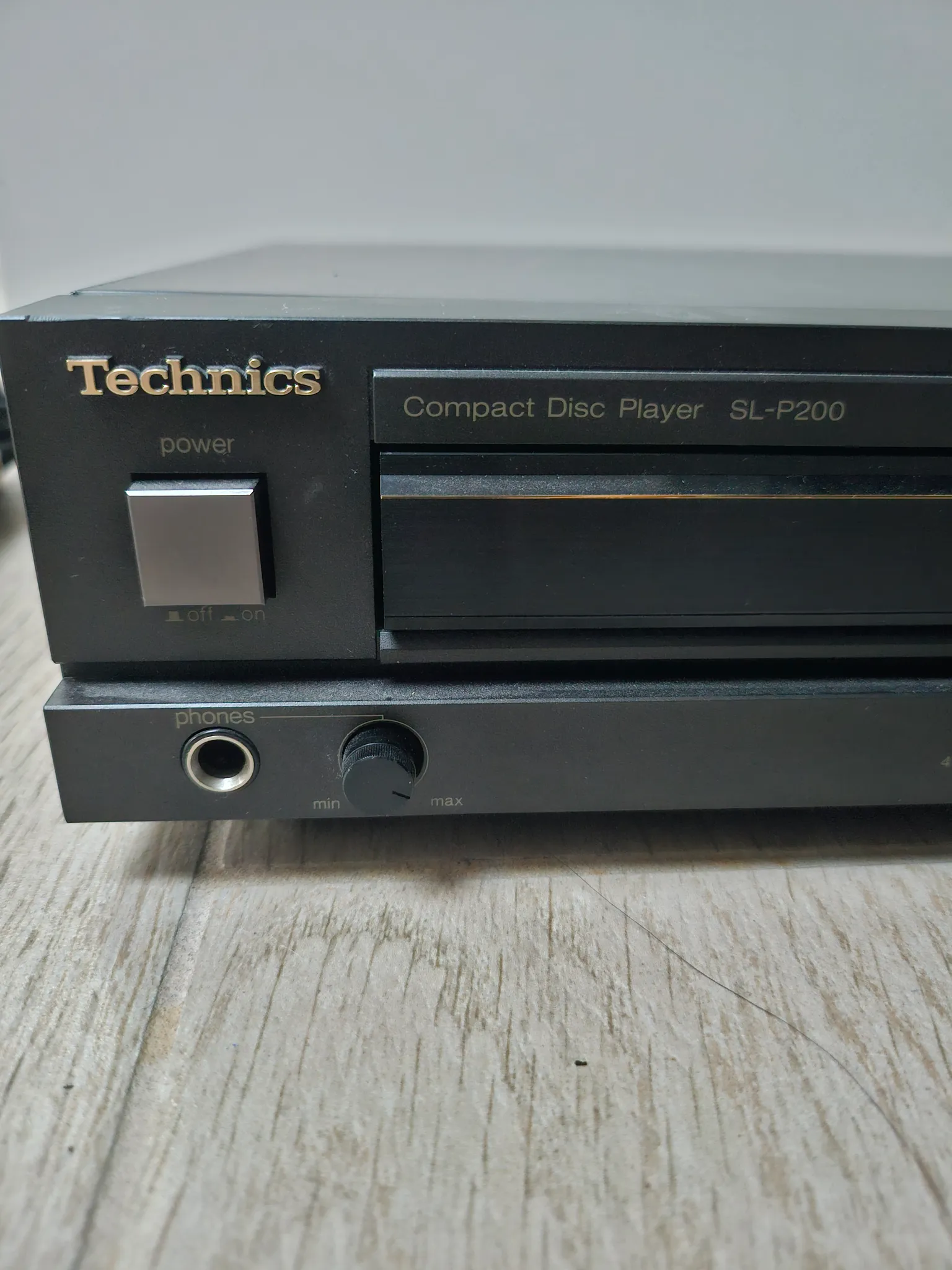 (Gone) Vintage CD Player photo 1