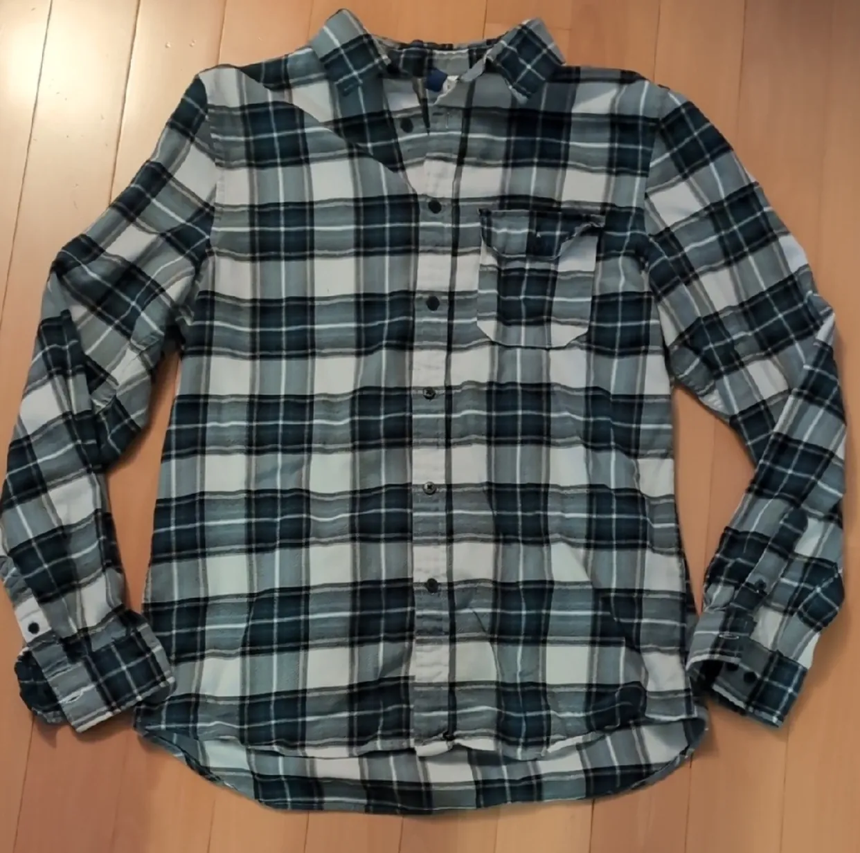 Dividend plaid shirt photo 1