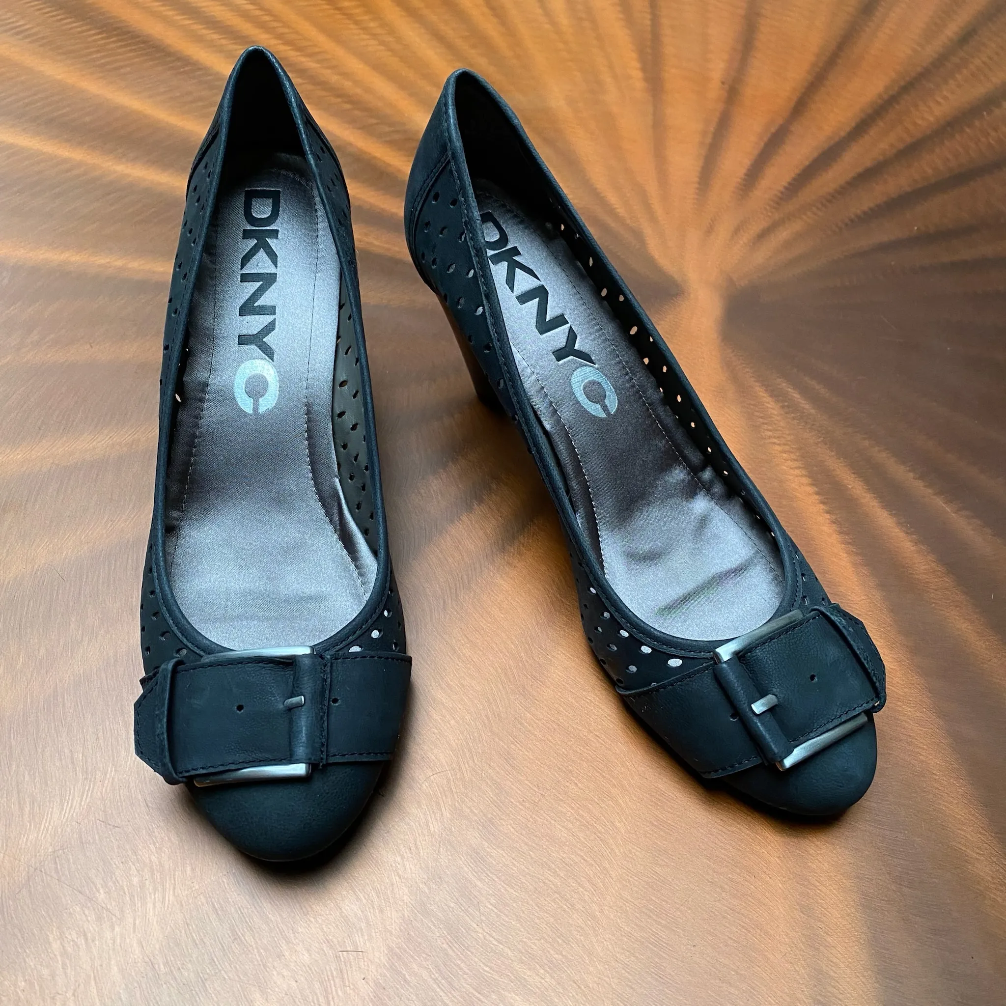 Brand New DKNY Women’s Leather Heels – Size 9.5 photo 1