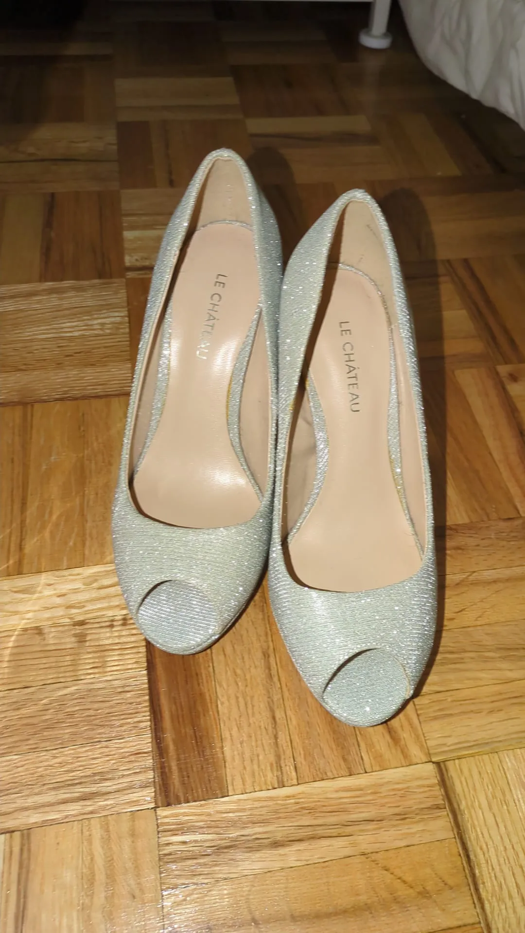 High Heels Le Chateau photo 1