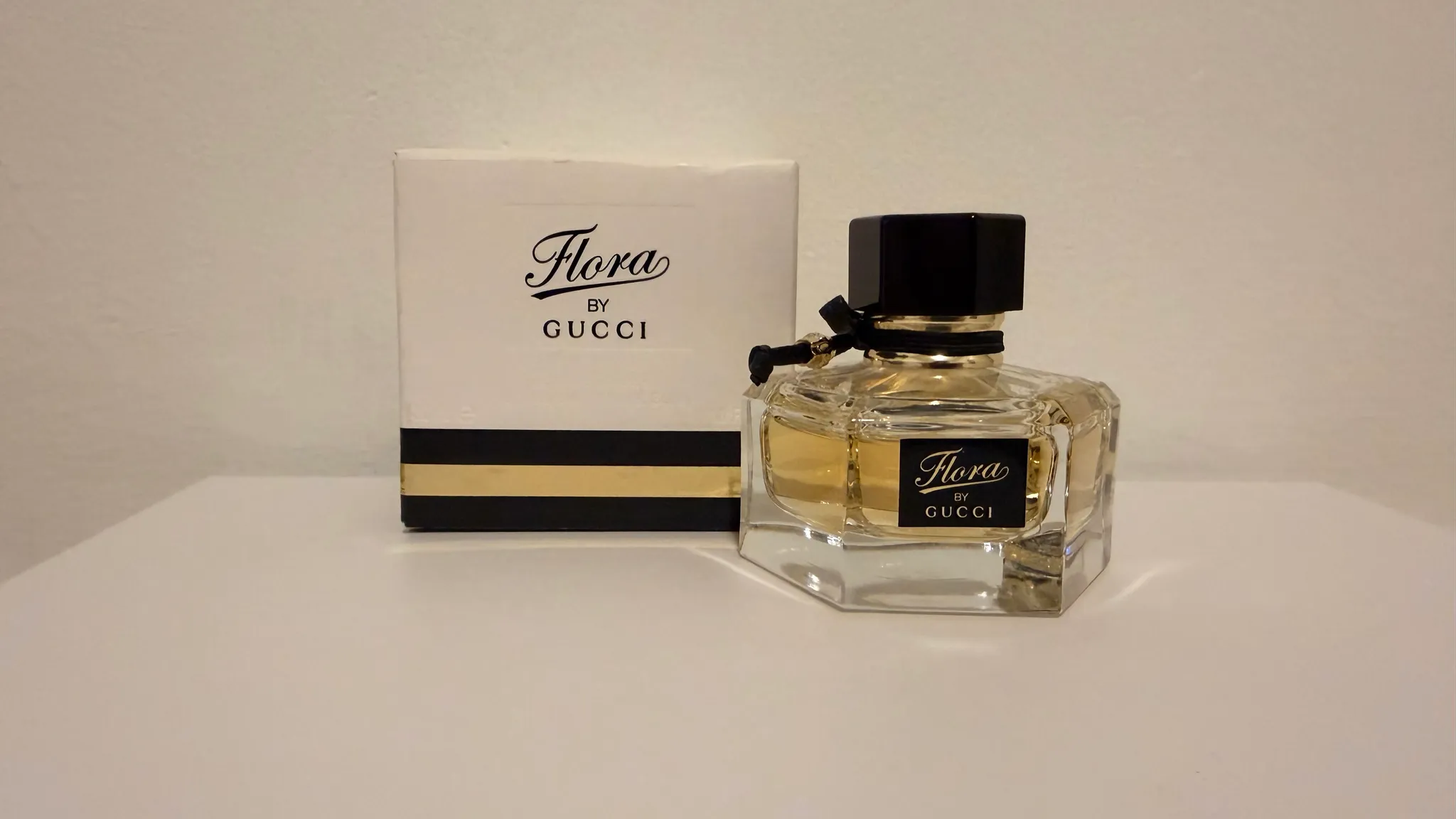 Perfume  photo 1