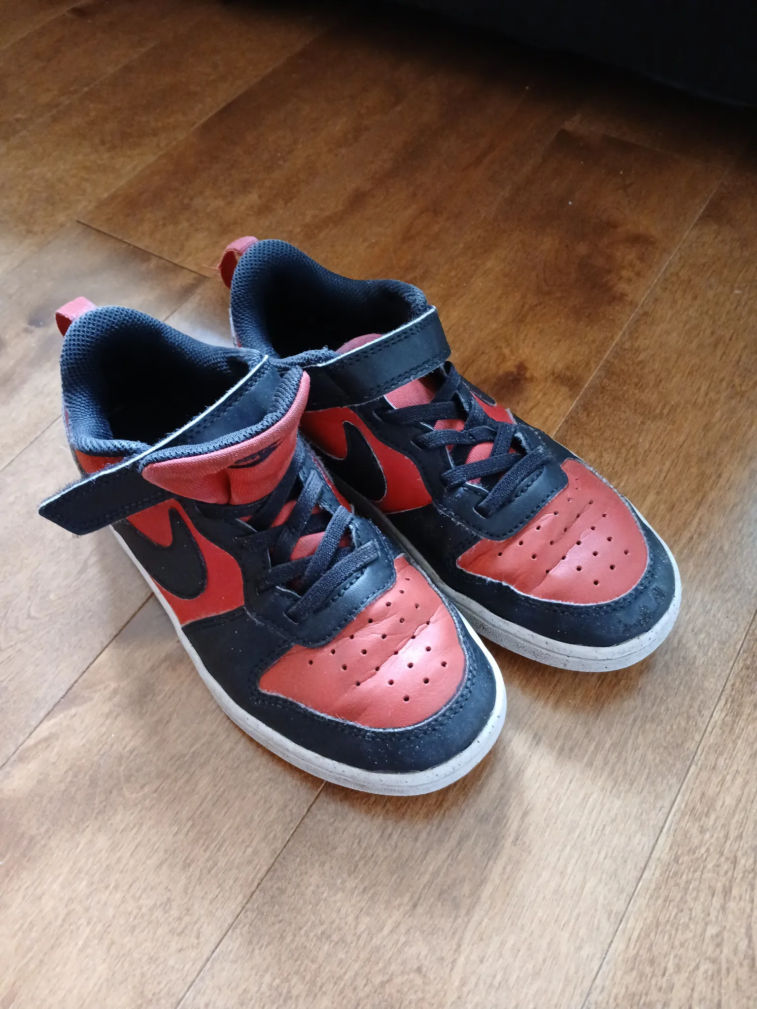 Kids Nike sneakers size 2 photo 1