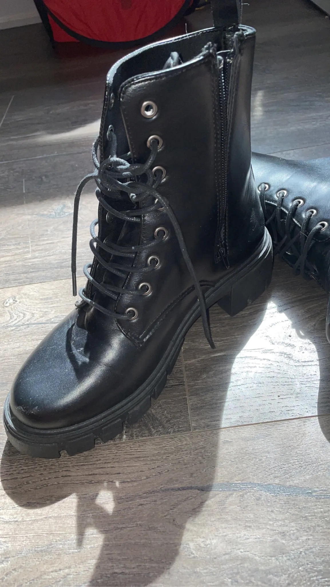 heeled boot photo 1