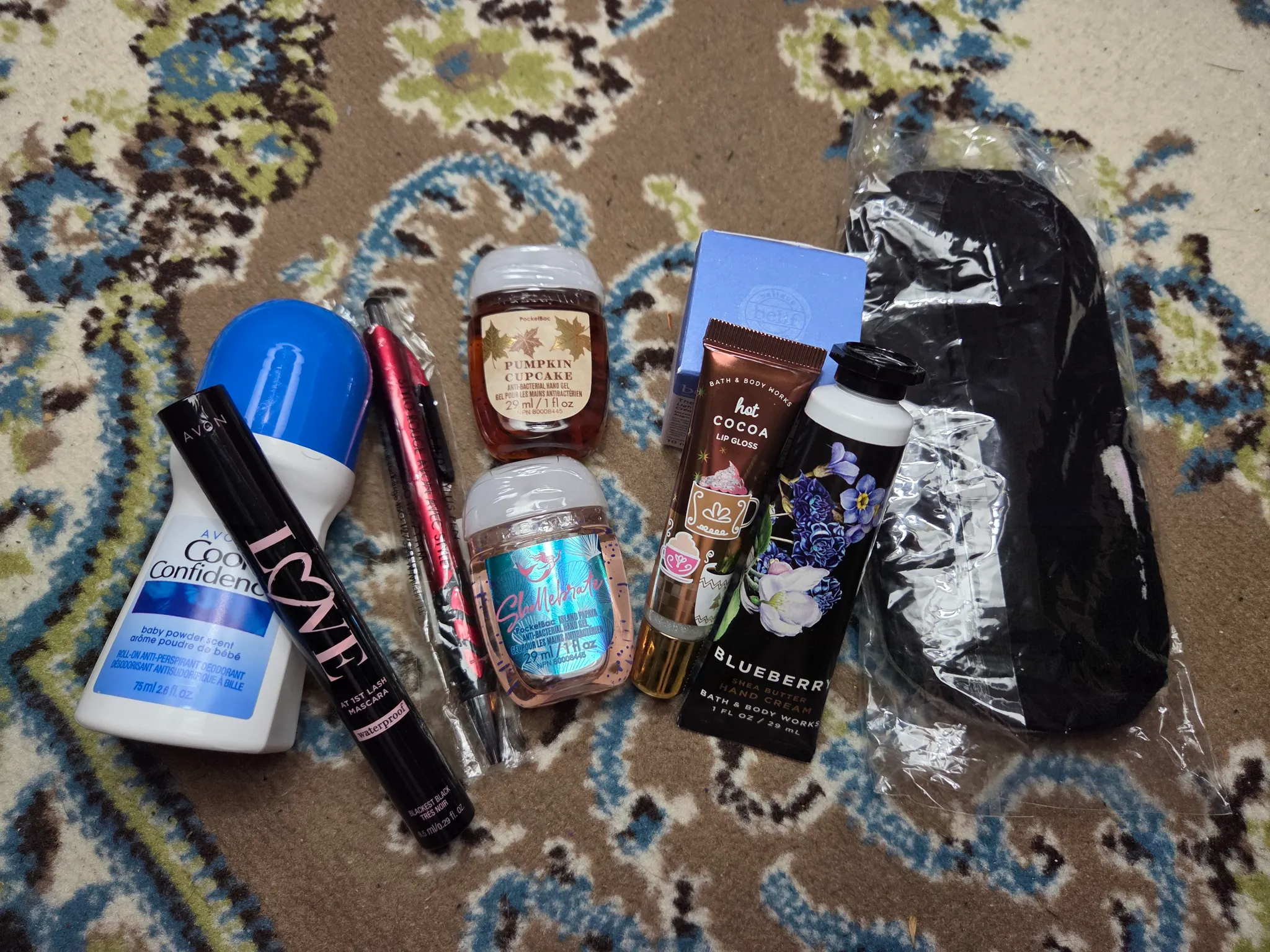 🌈Free beauty bundle w trade 🌈 photo 1