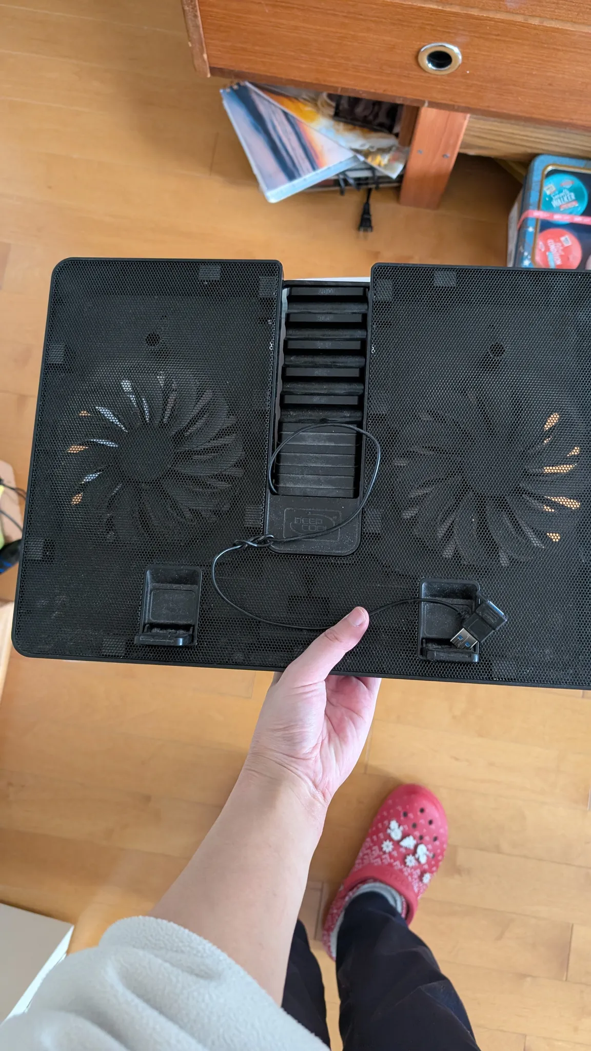 Laptop stand/ fan vent photo 1