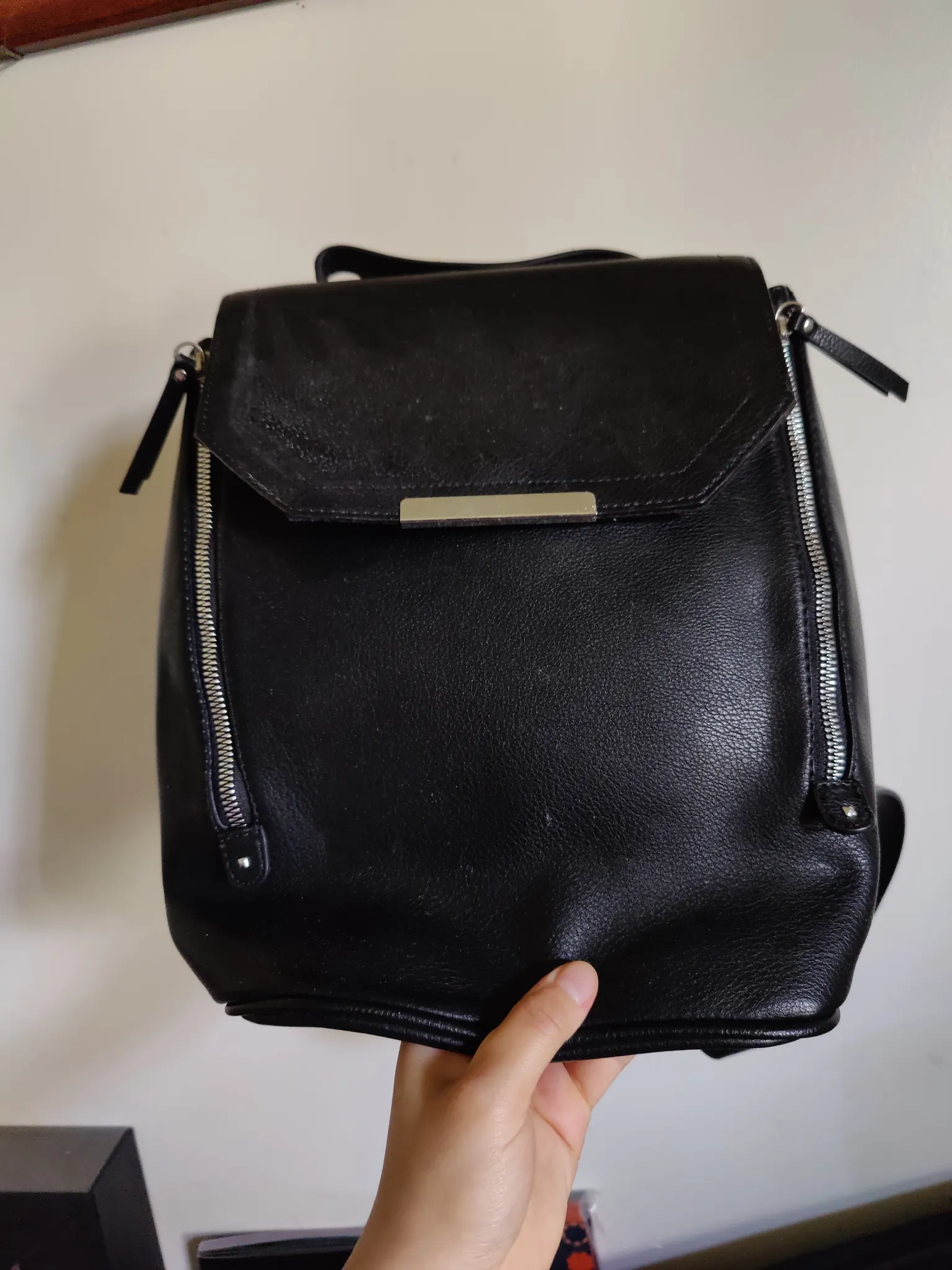 Black leather backpack  photo 1