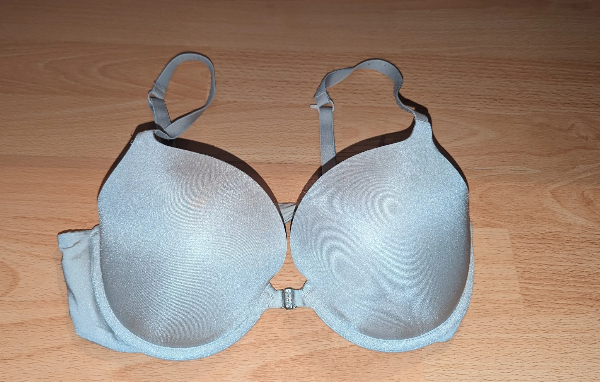 Women's Beige Bra - Size 36C photo 1