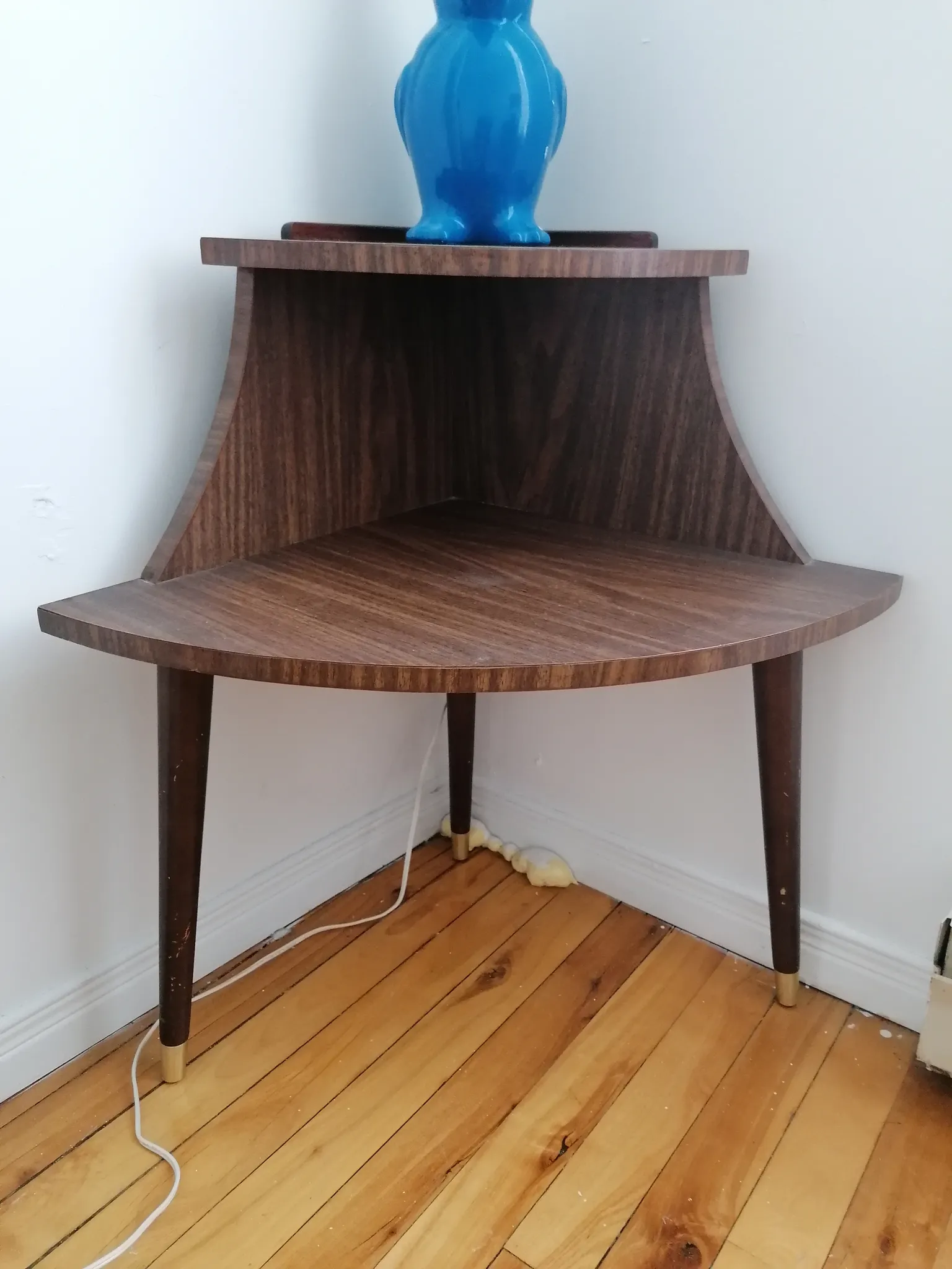 Corner Table photo 1