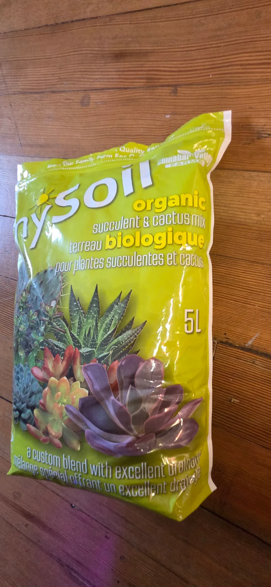 Organic Succulent & Cactus Mix Soil photo 1