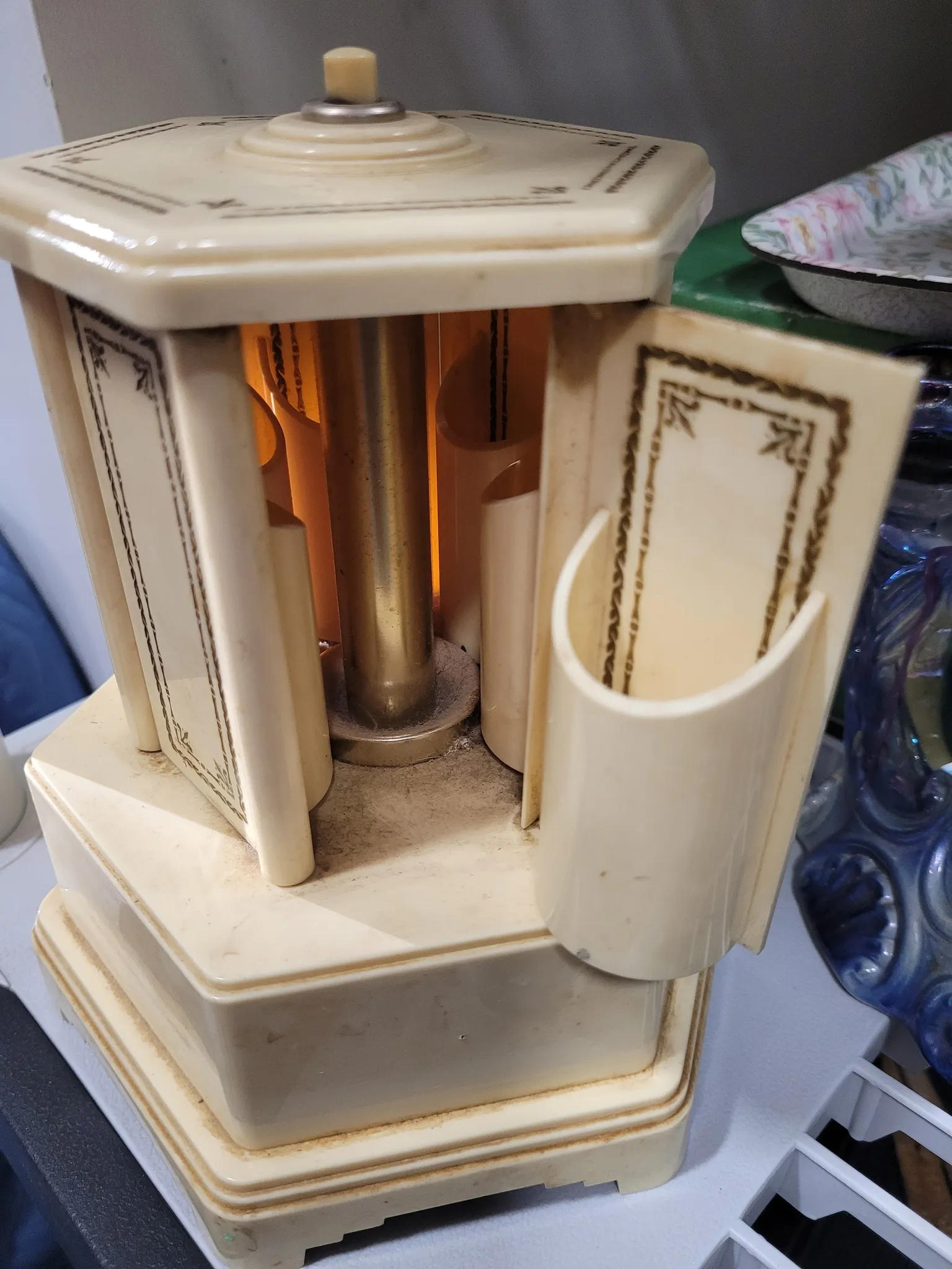 Cigs or lipstick Music box photo 1