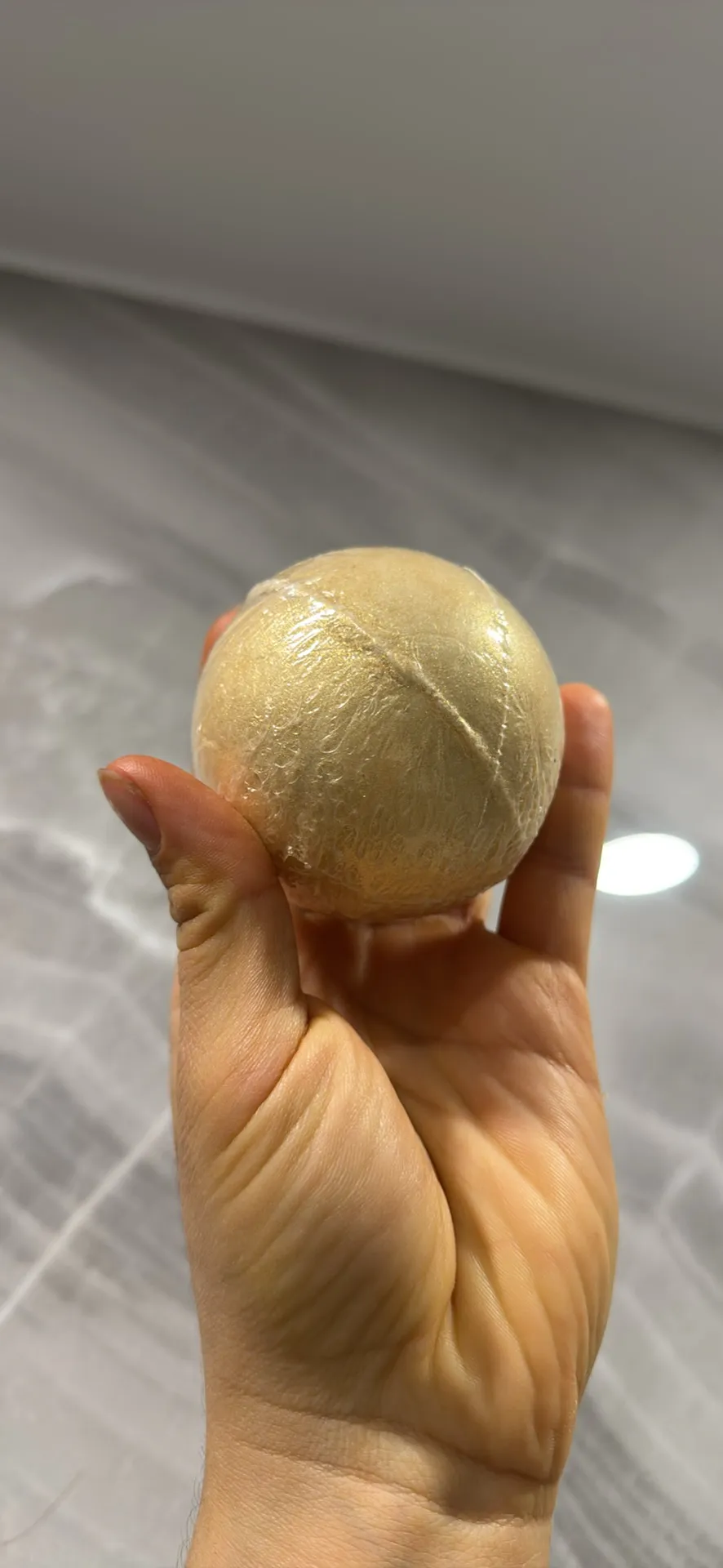 Golden bath bomb photo 1