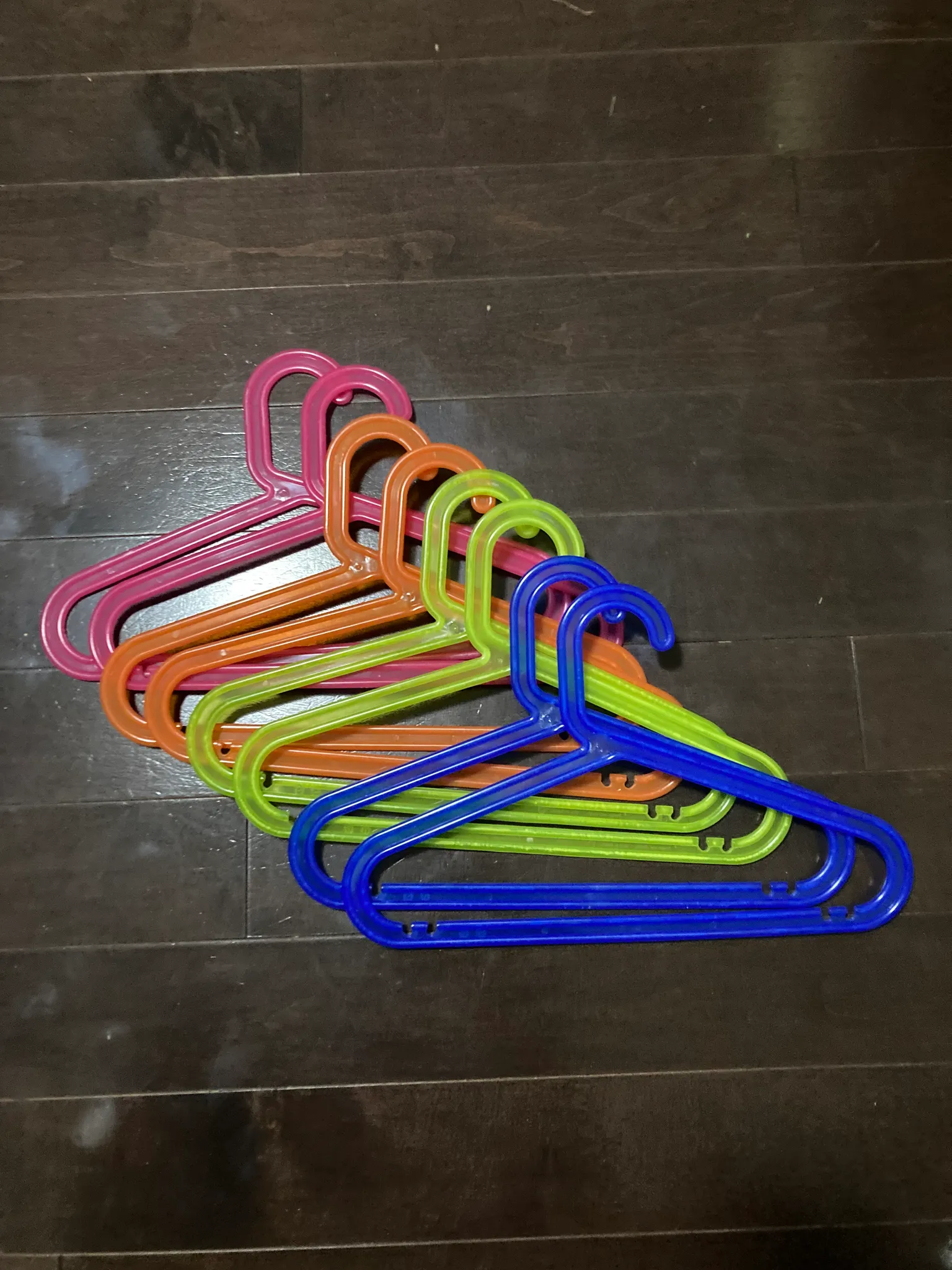 GUC kids clothes hangers photo 1