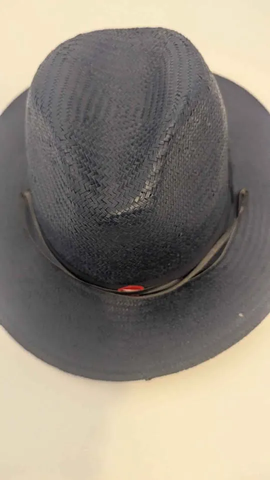 Canada Post hat photo 1