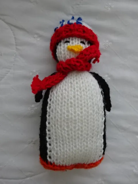 Knitted Penguin from Chile photo 1