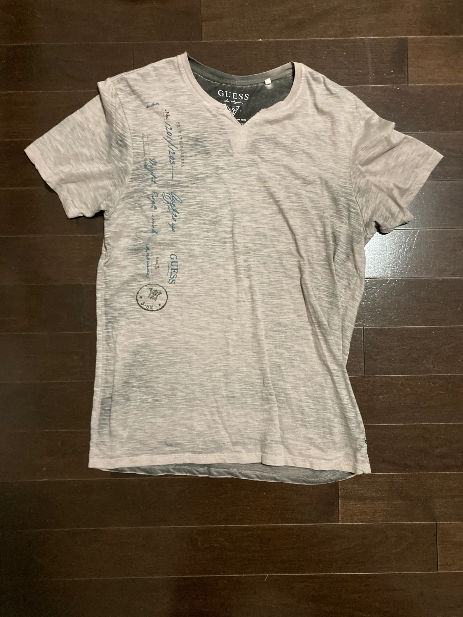 Mens sz M guess t shirt photo 1