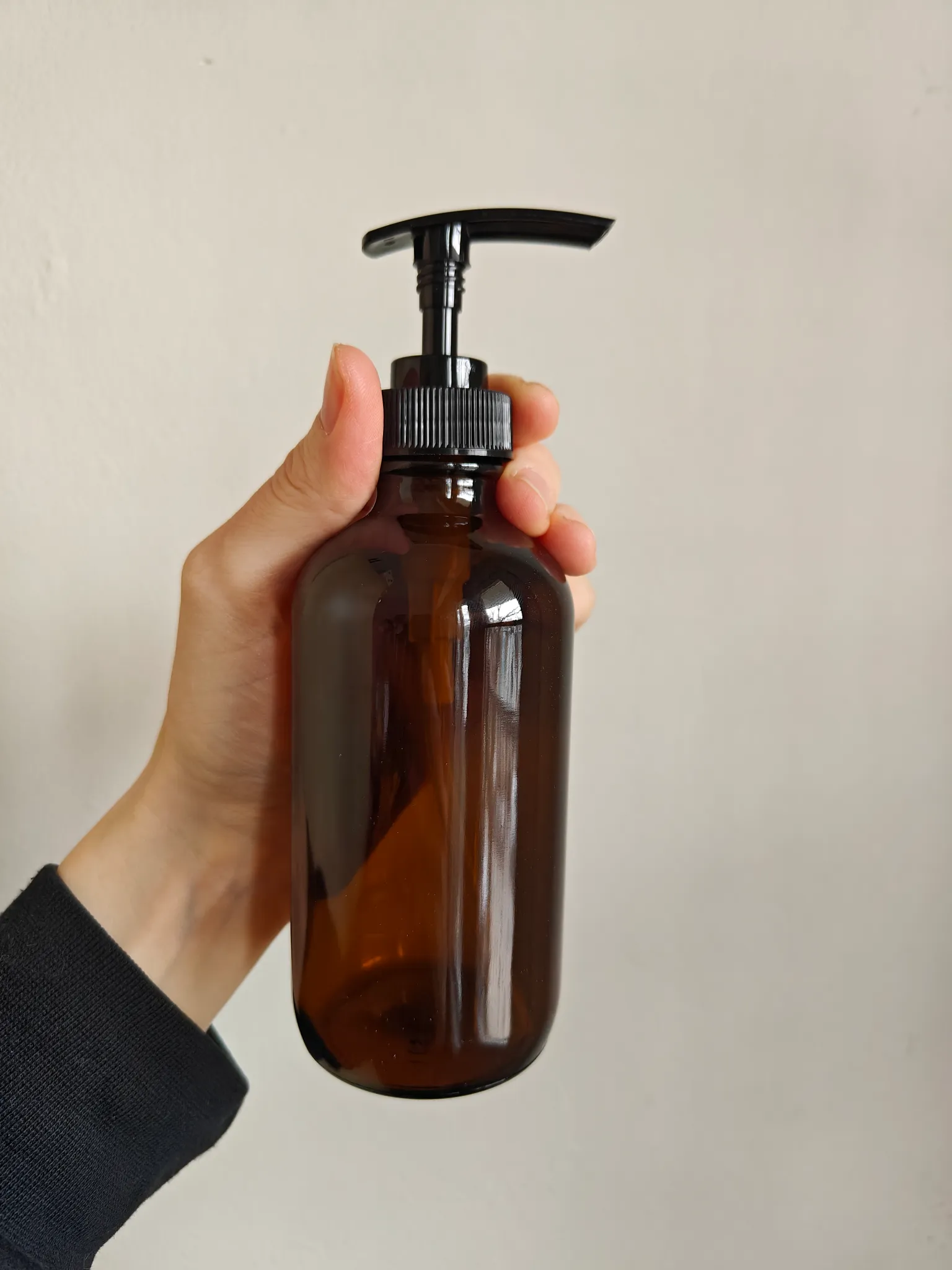 Brown soap distributer photo 1