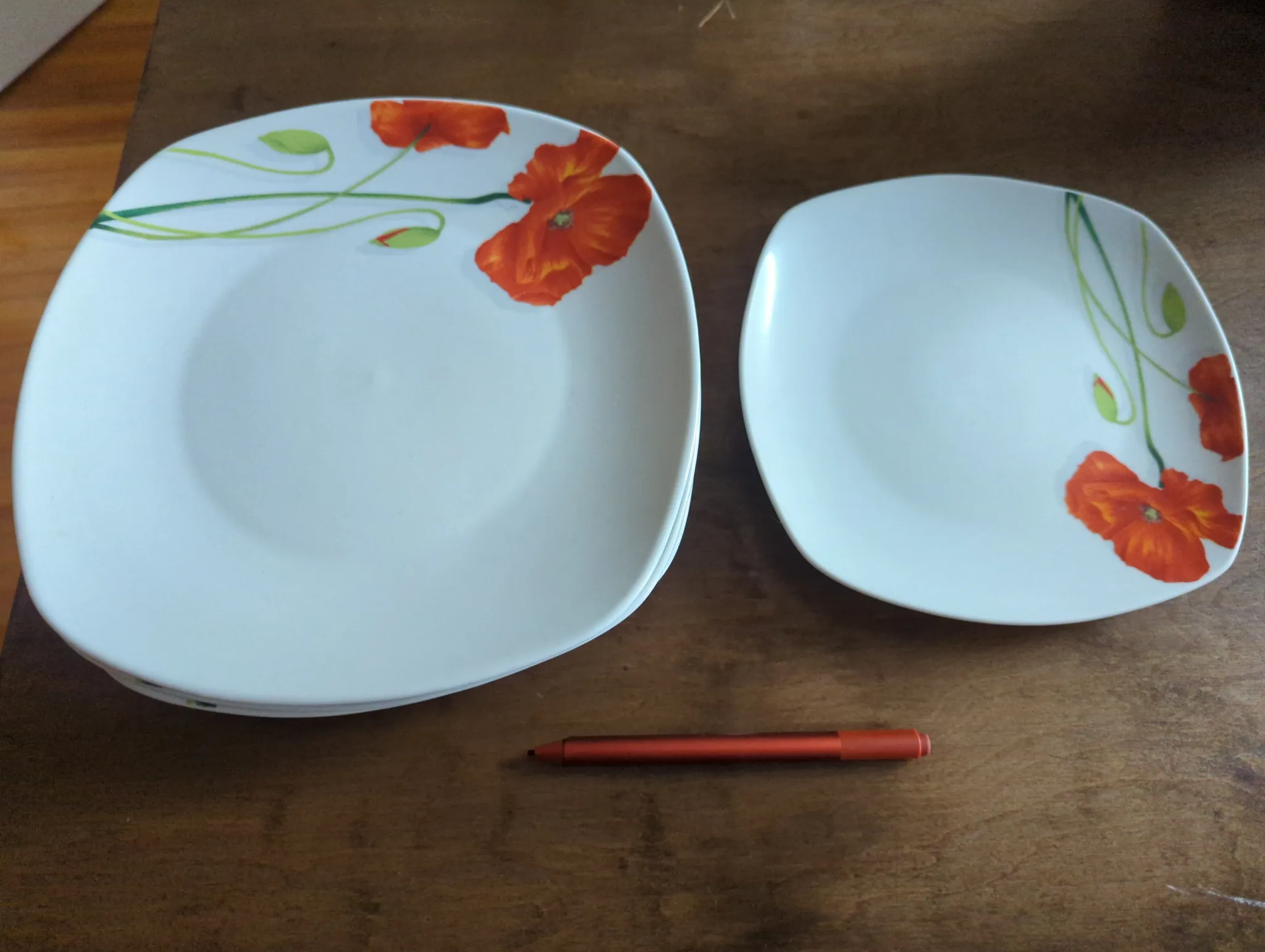 3 large plates and one medium plate photo 1