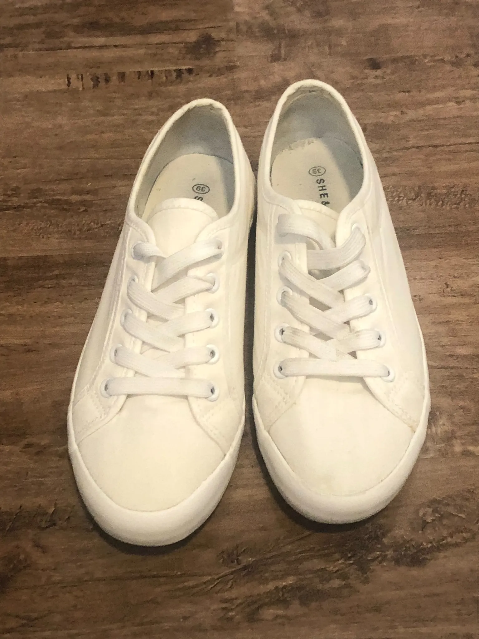 Sz7-White Canvas Sneakers photo 1