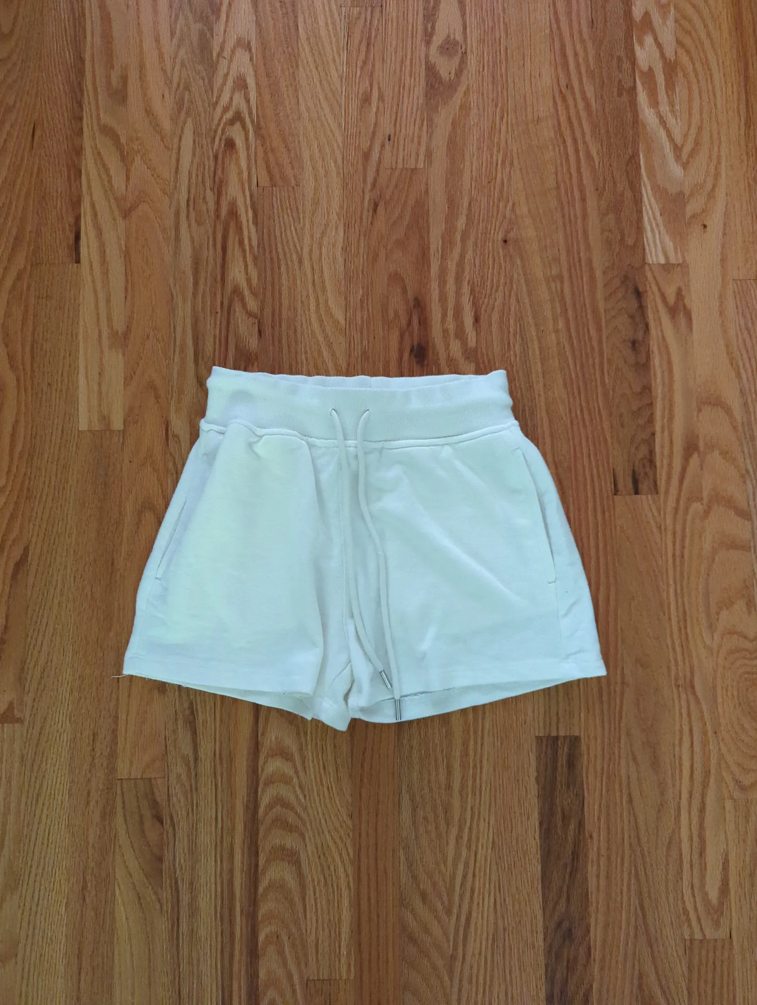 White Lounge shorts photo 1