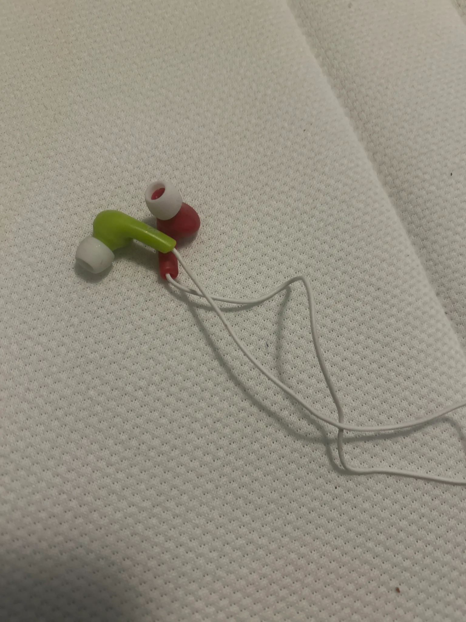 Earbuds photo 1
