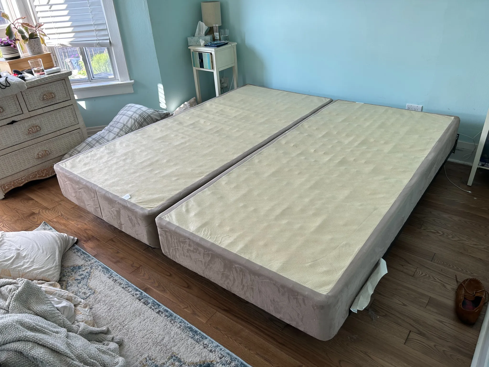 Box spring (King, two piece) photo 1