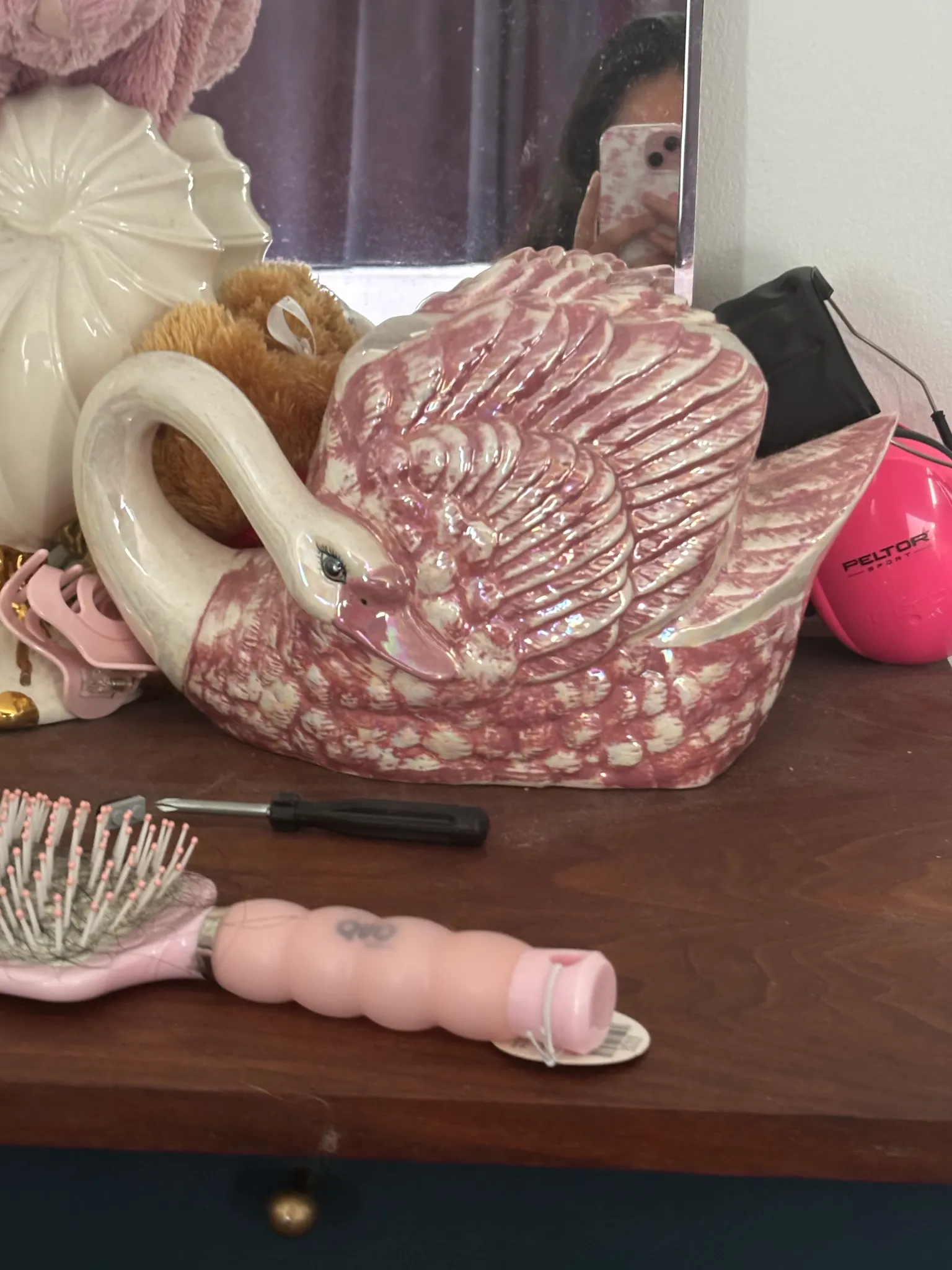 Swan tissue box photo 1