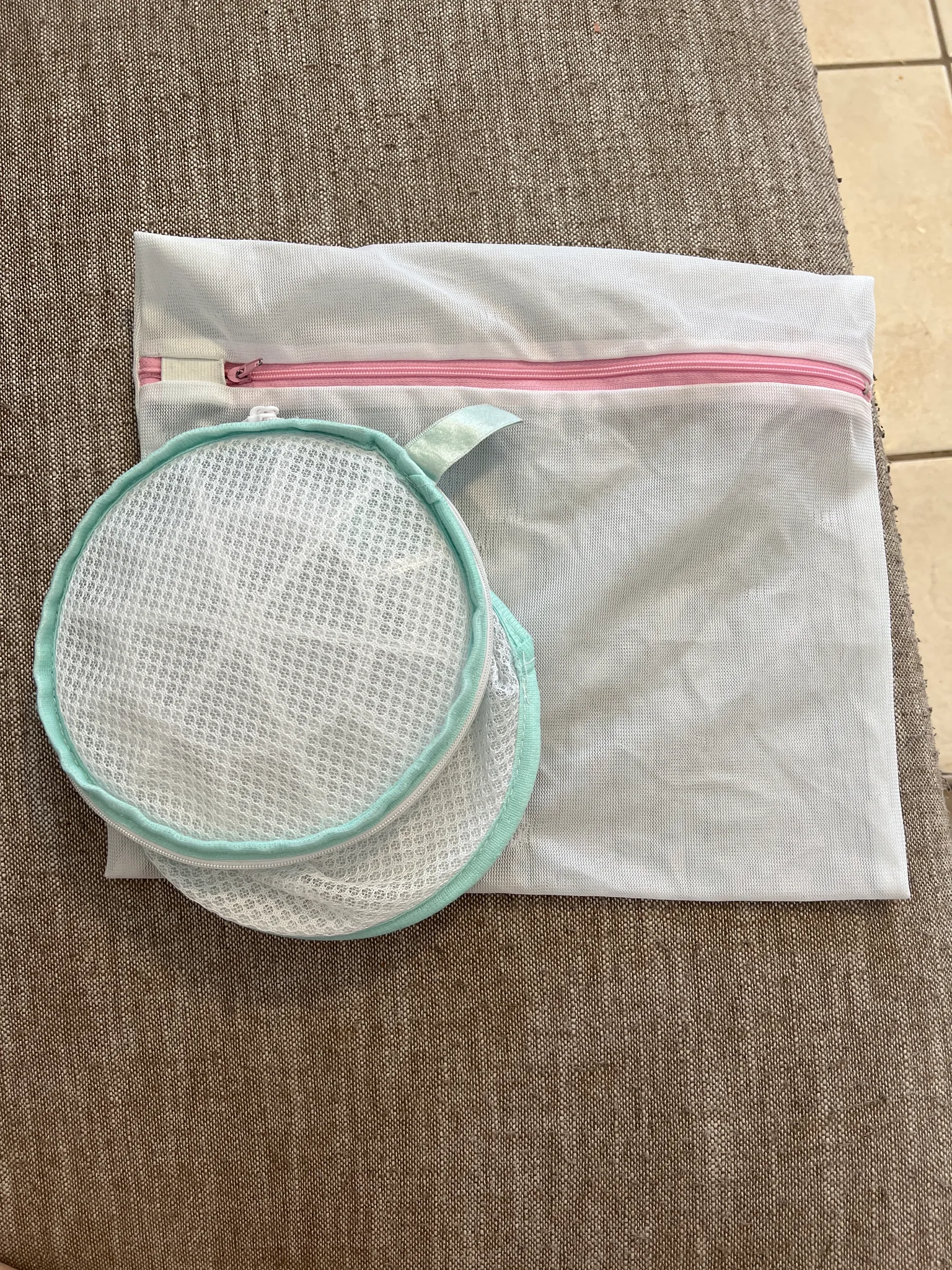 Mesh laundry bag photo 1